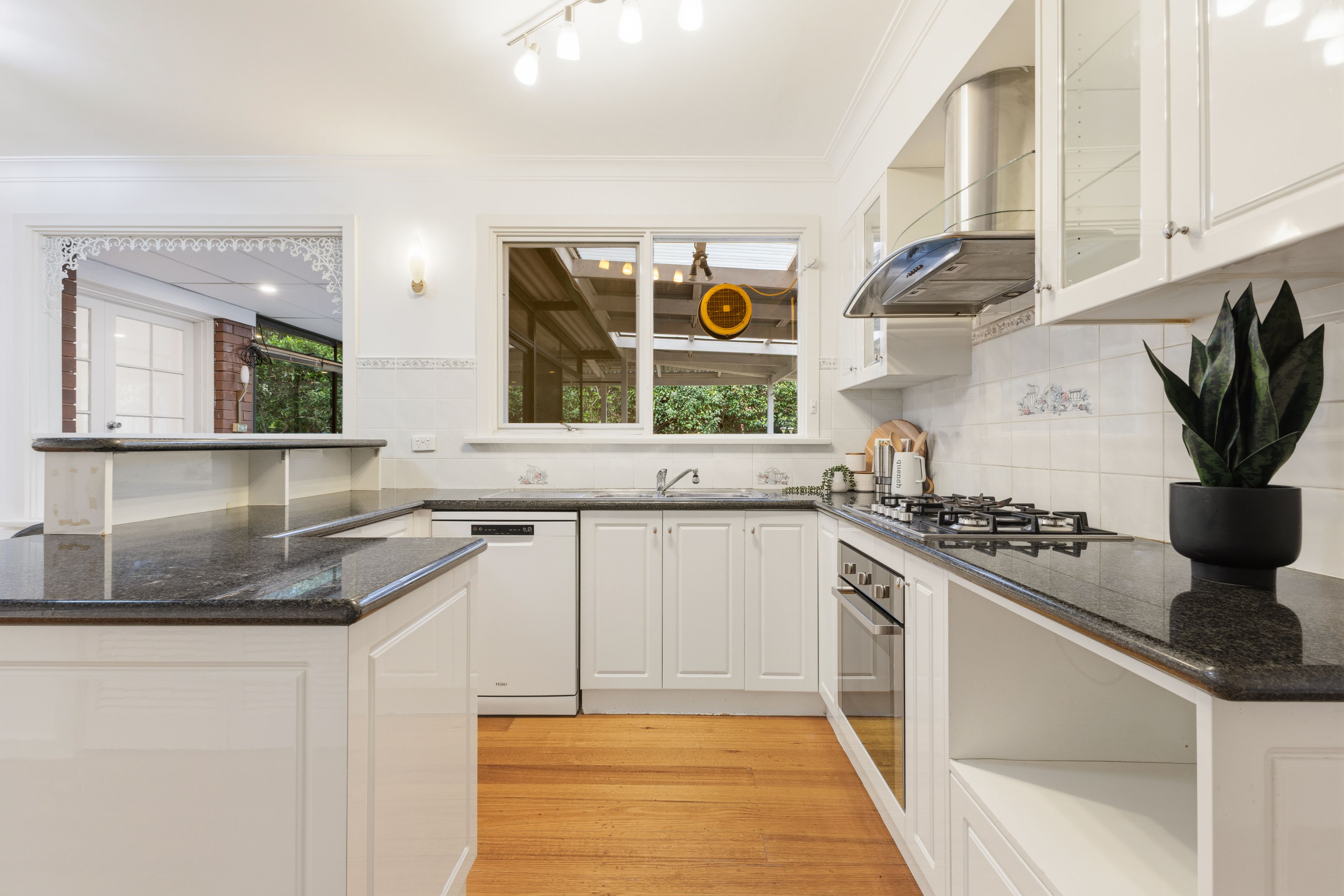 37 Hillside Road, Mount Waverley, VIC 3149
