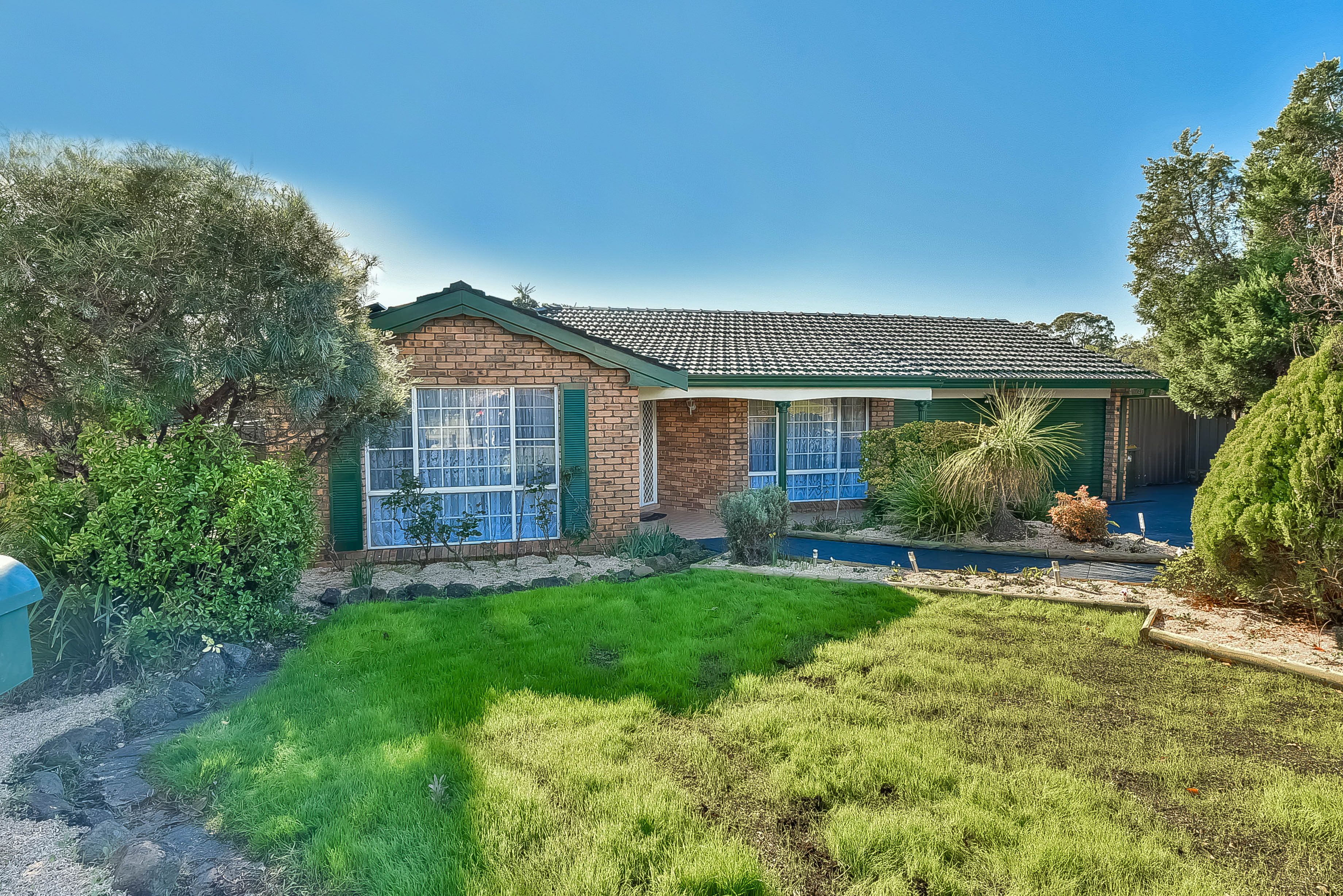 2 Brolga Place, Ingleburn, NSW 2565