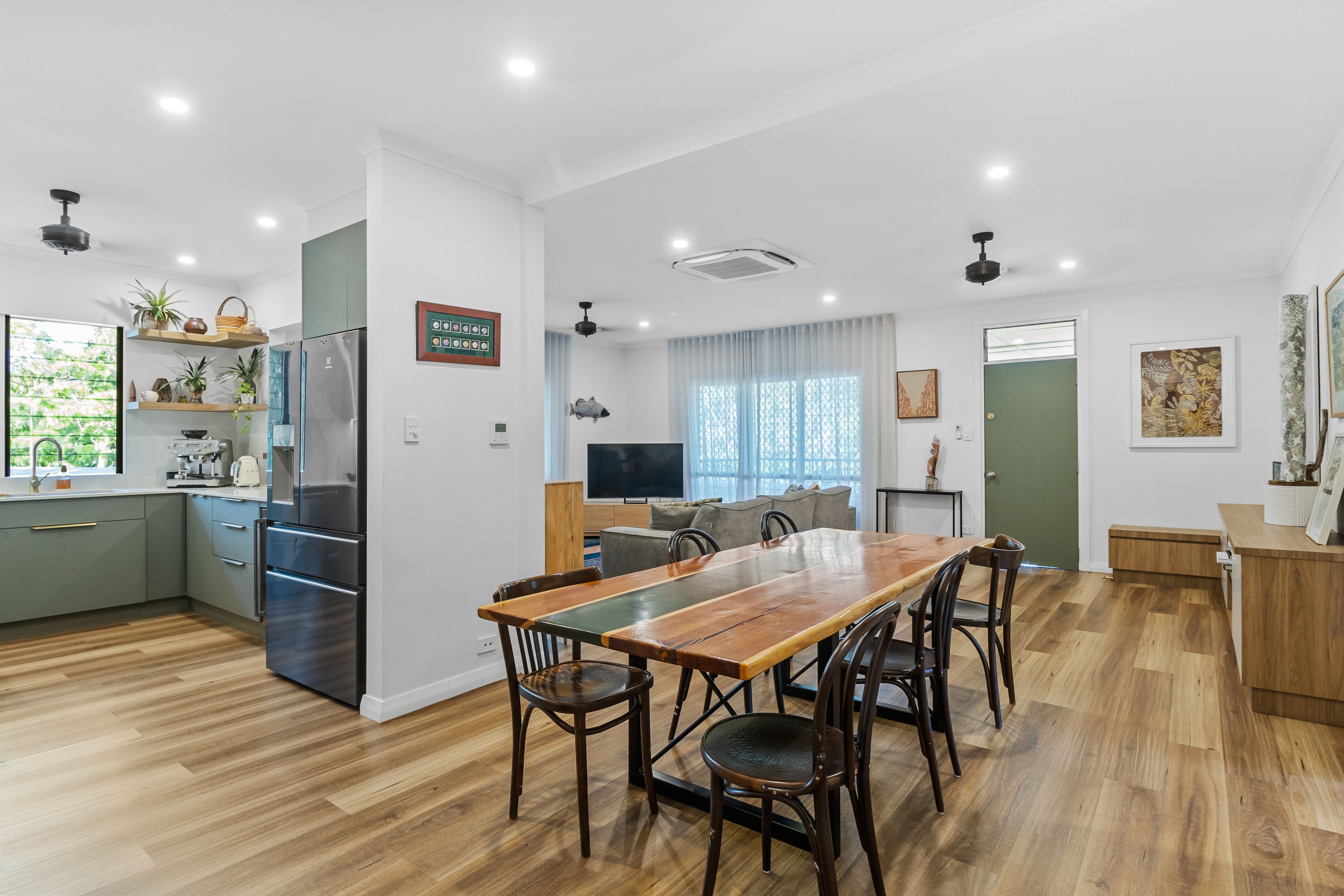 8 Radford Court — photo 3 of 21