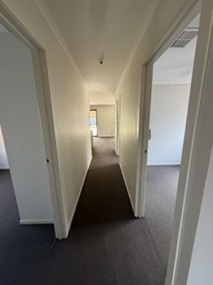 6 Semillon Crescent — photo 7 of 13