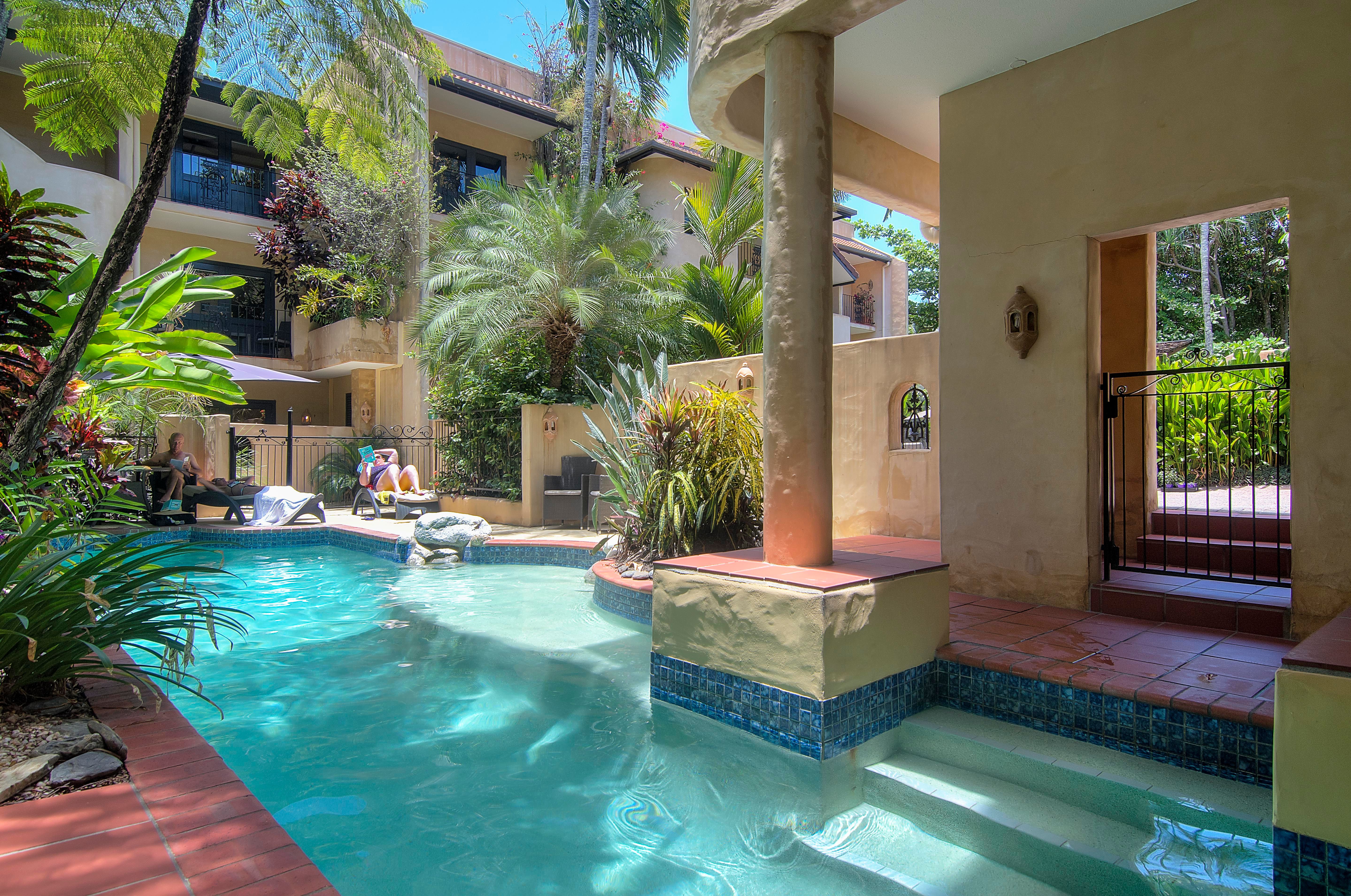 Get Villa San Michele Port Douglas Pictures