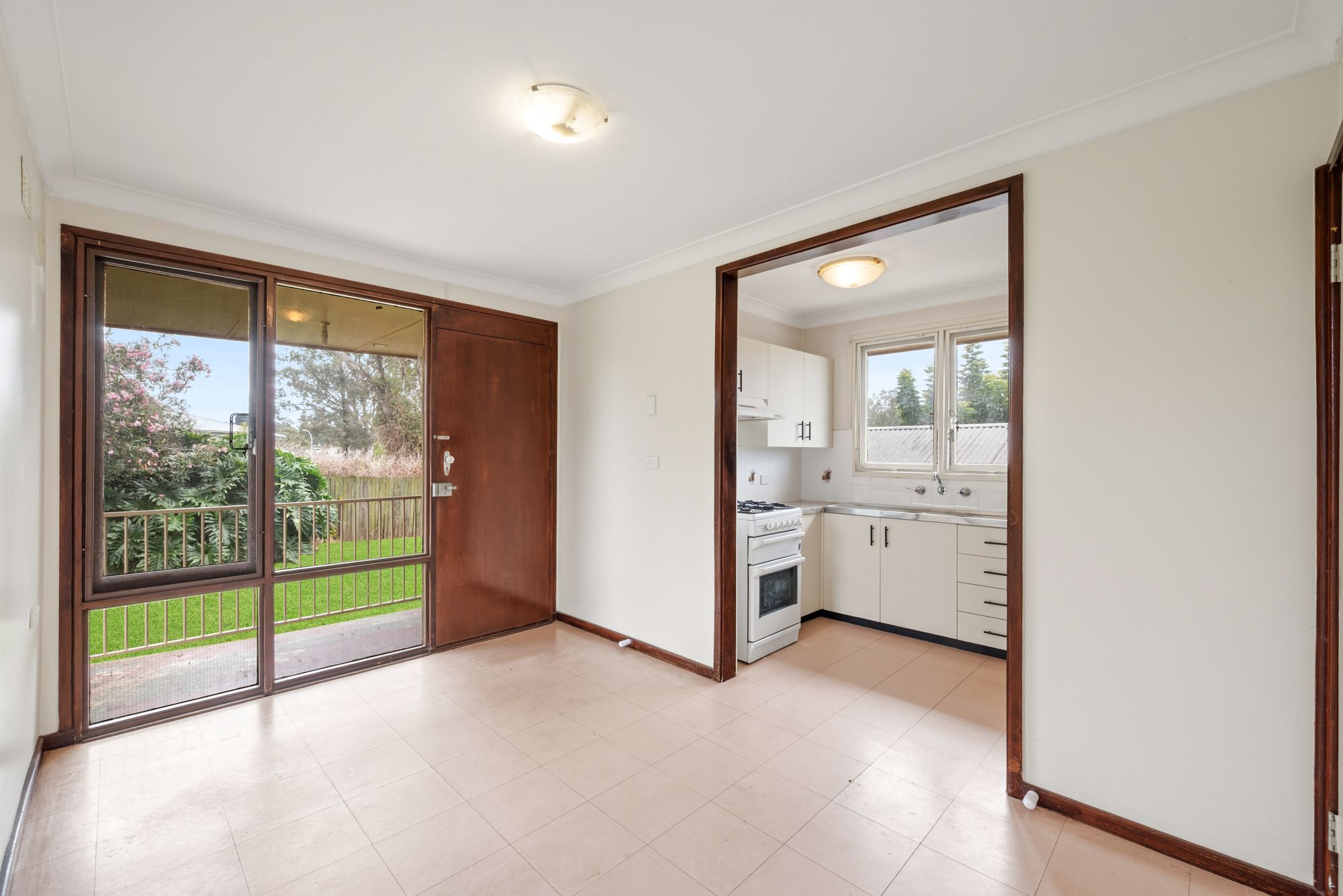 8 Karingal Place — photo 4 of 12