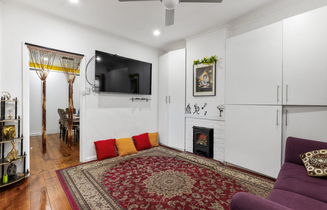 94 Marmion Avenue — photo 4 of 10