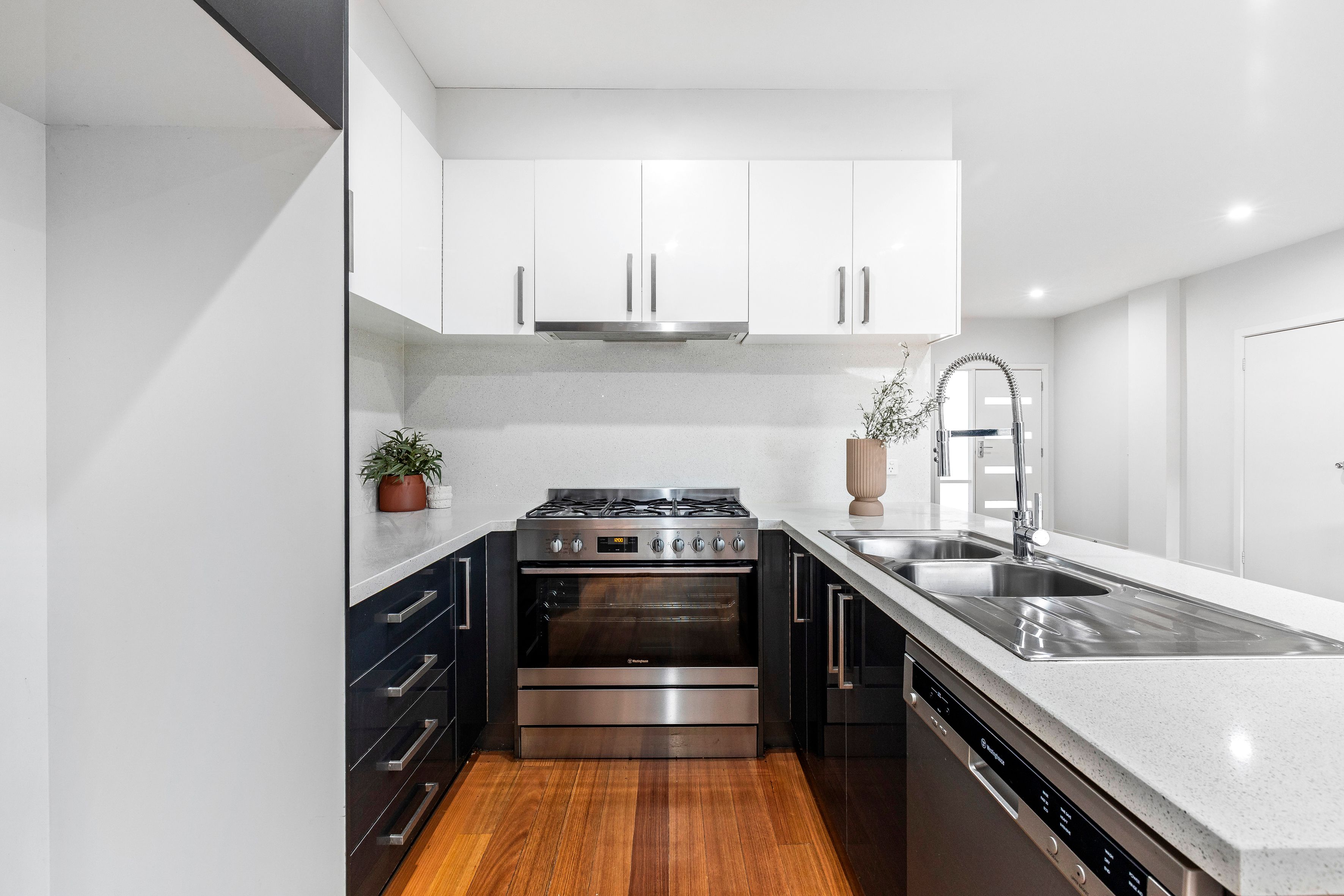 3/33 Kennedy Street — photo 7 of 17