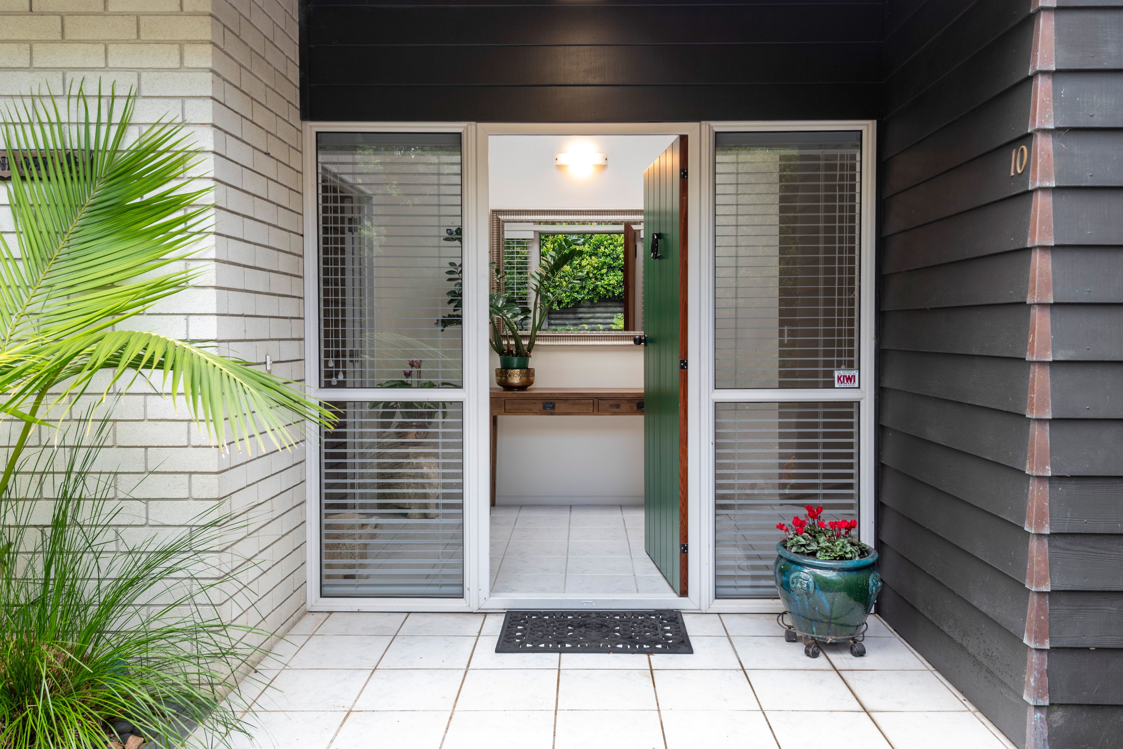 10 Paparoa Road, Cockle Bay, Manukau City