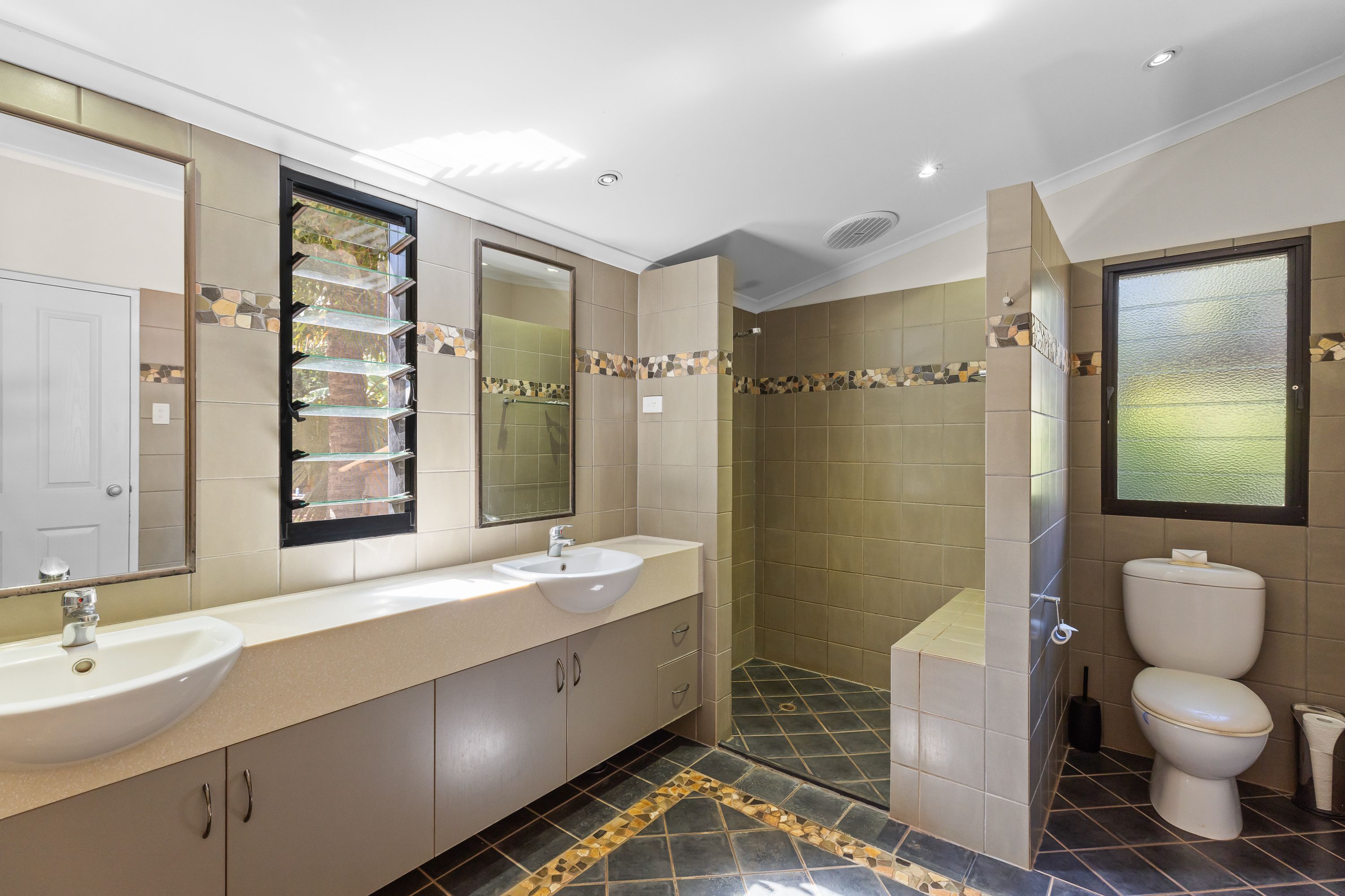 6 Hopton Street — photo 5 of 11