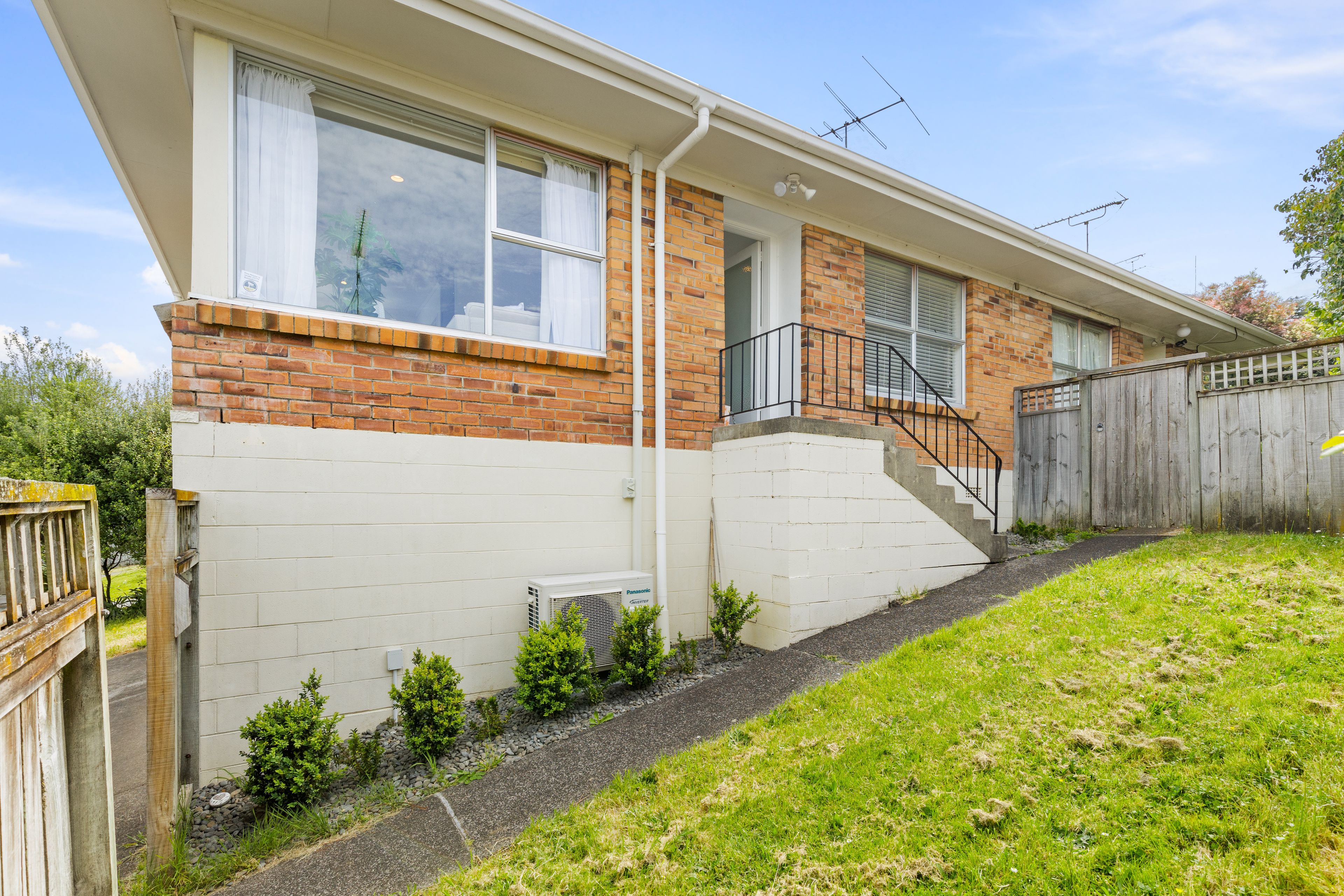 1/17 Lingfield Street, Glenfield, North Shore City