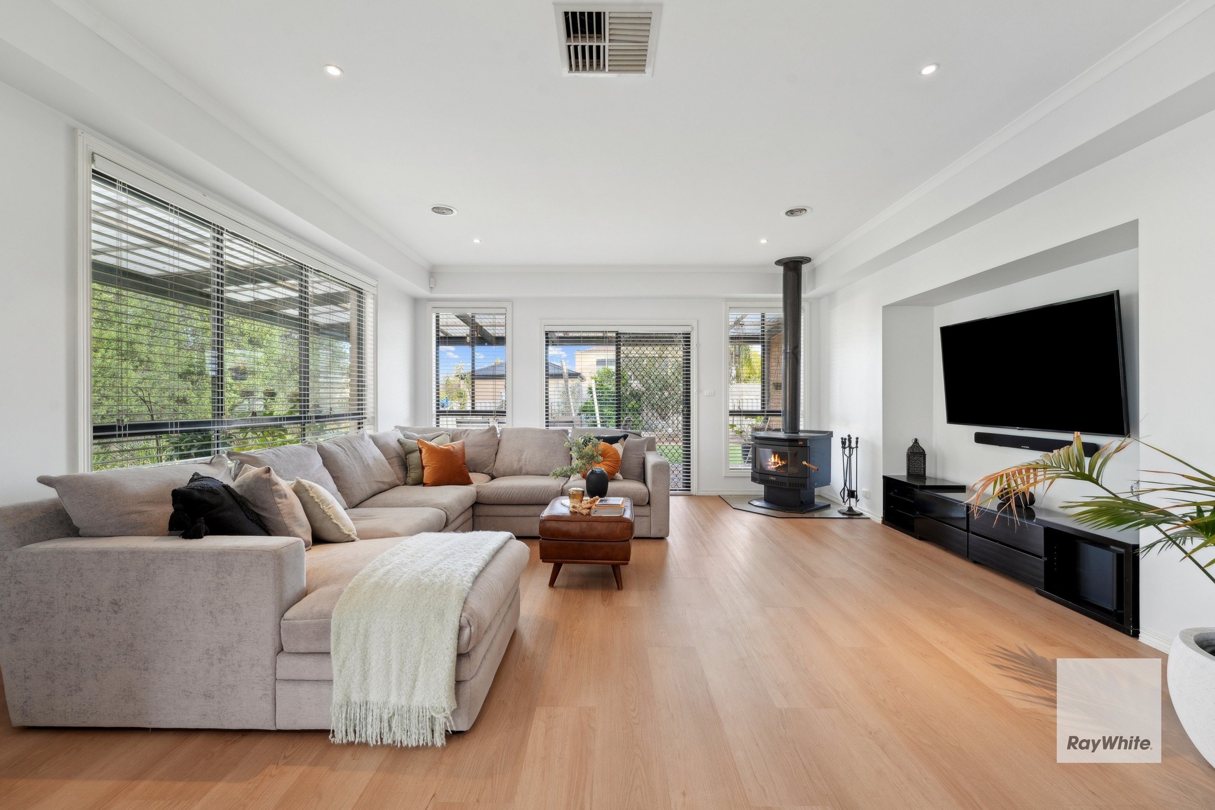 5 Wales Court, Hillside, VIC 3037