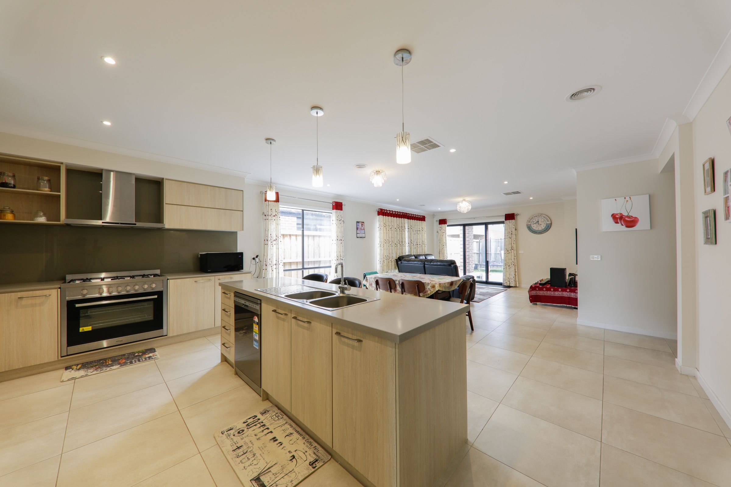 6 Curtis Street — photo 6 of 13