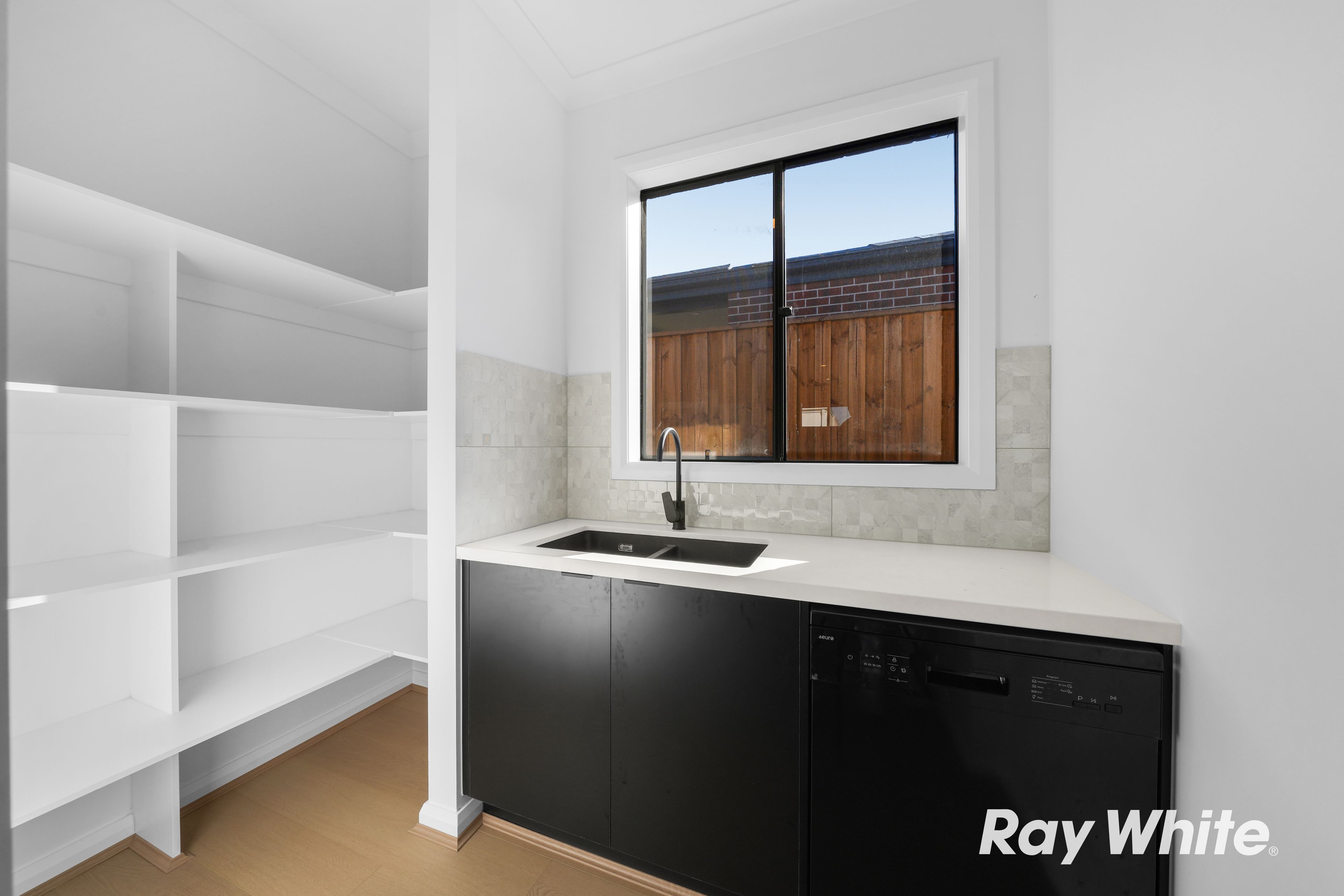81 Aeolian Drive — photo 6 of 17