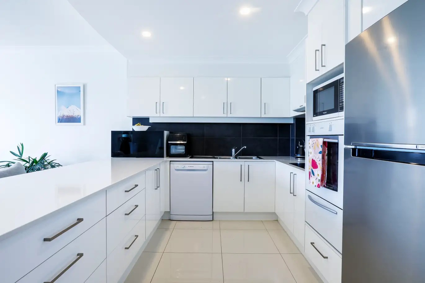 3D/11 Eady Avenue, Broadbeach Waters, QLD 4218