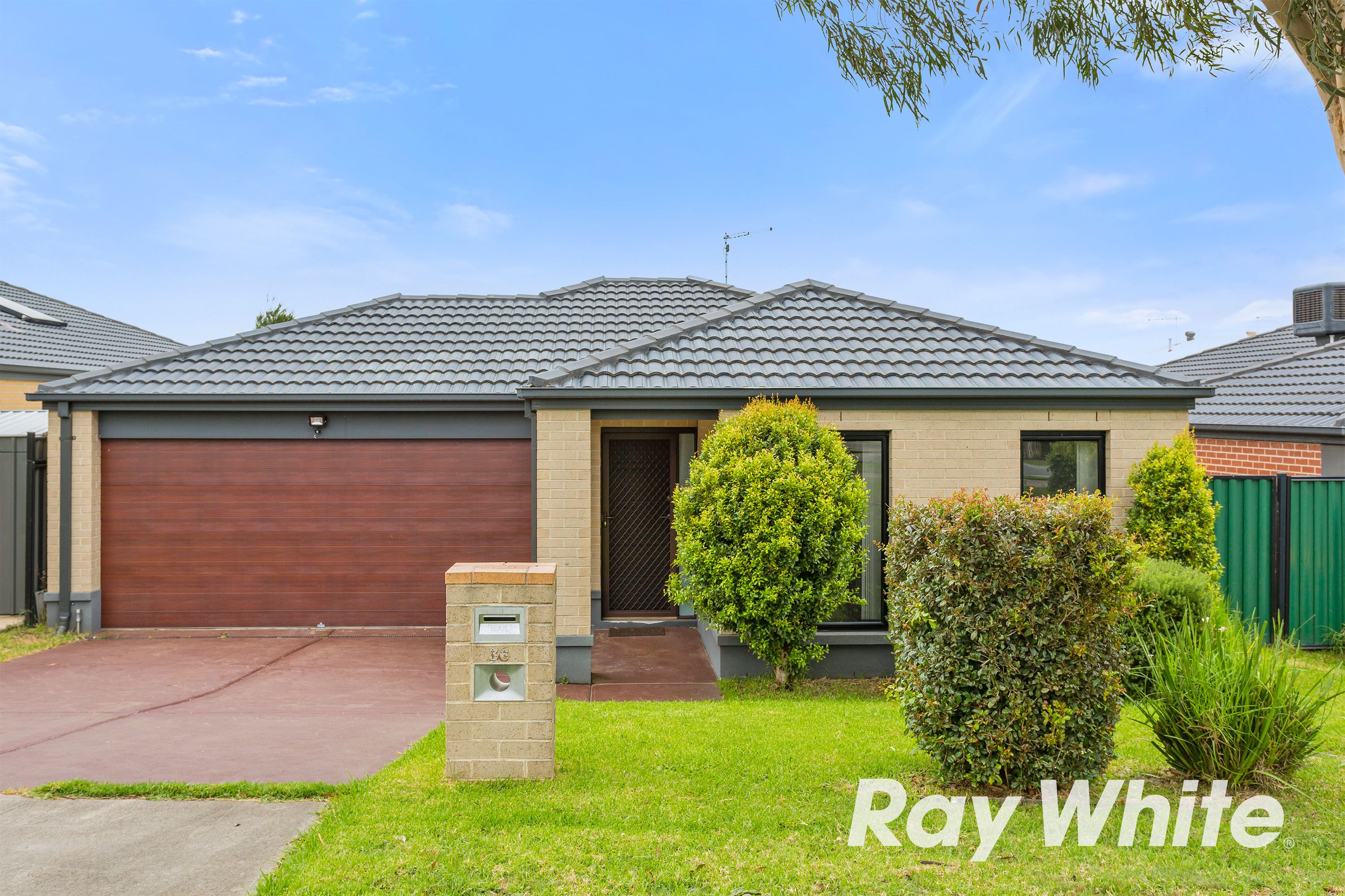 36 Bonneville Parade, Pakenham VIC 3810