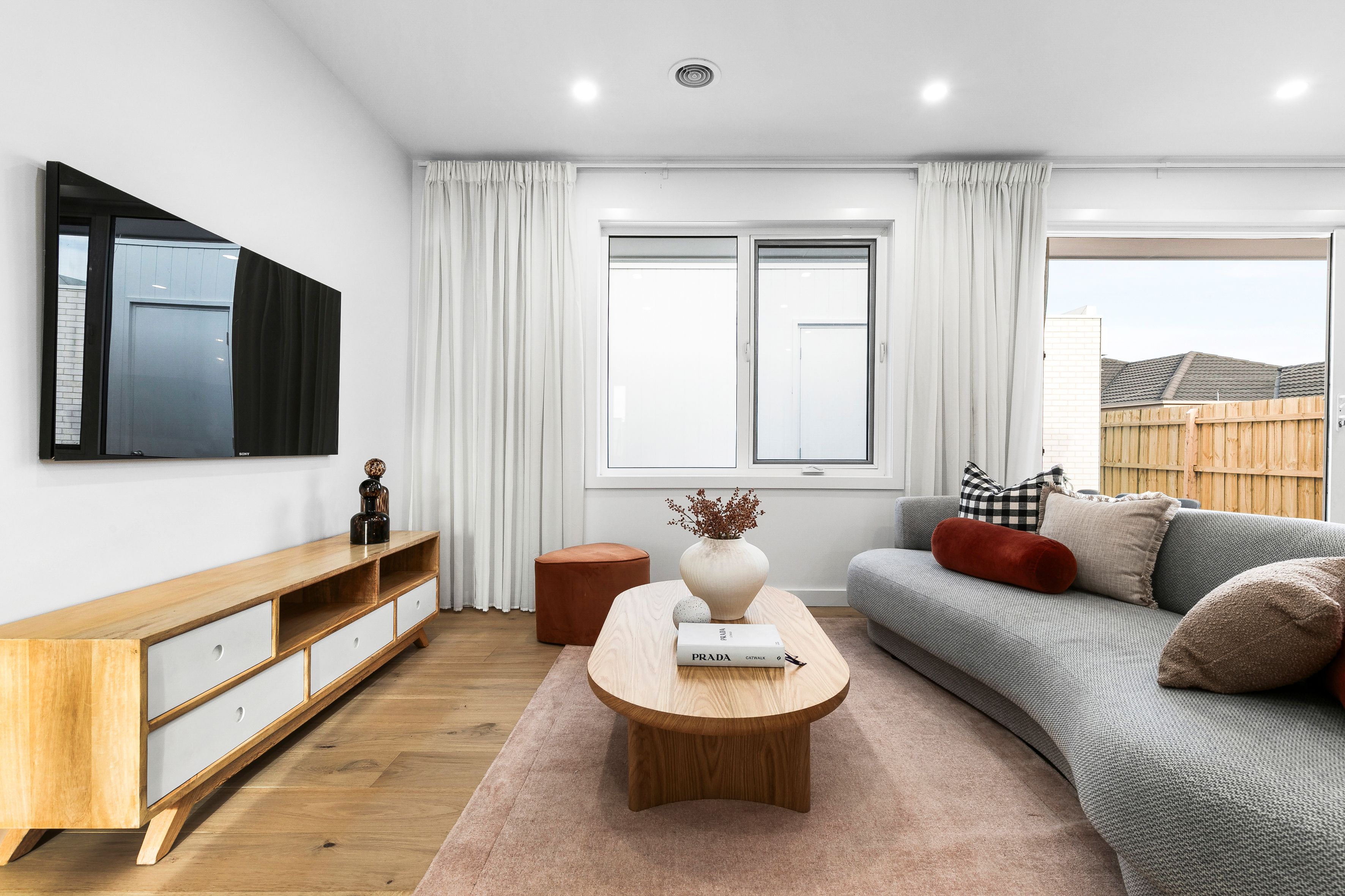 1/72 Leonard Avenue — photo 3 of 16