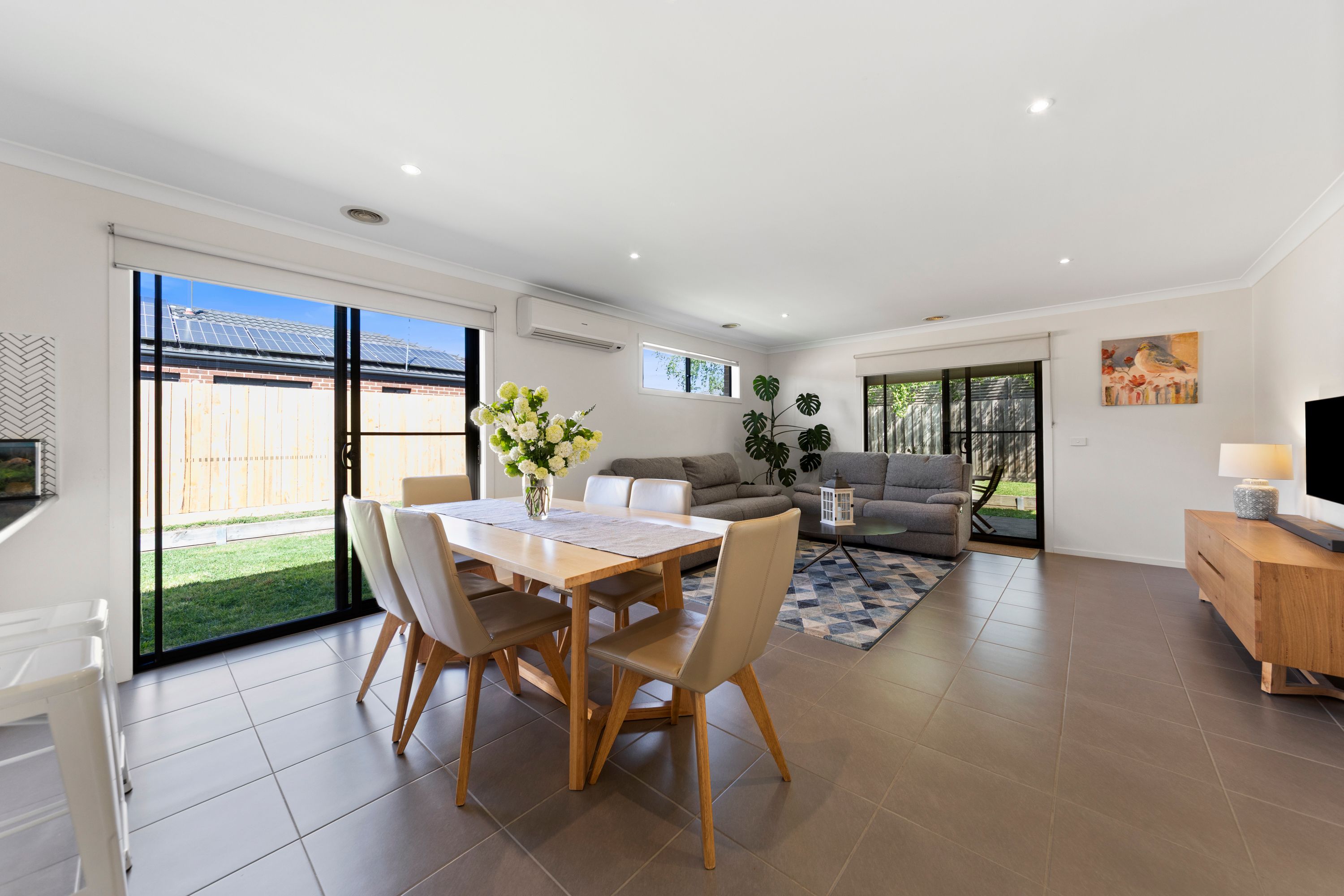 16 Shakespeare Court — photo 8 of 28