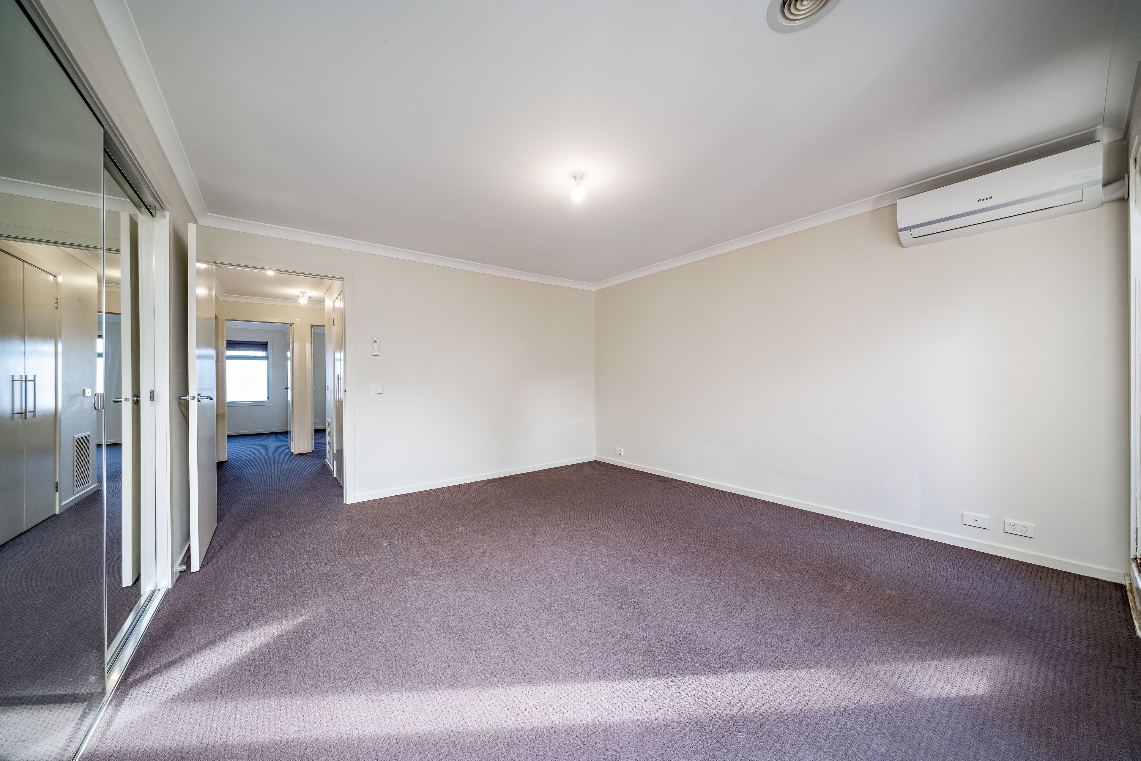 76 Mannavue Boulevard — photo 10 of 17