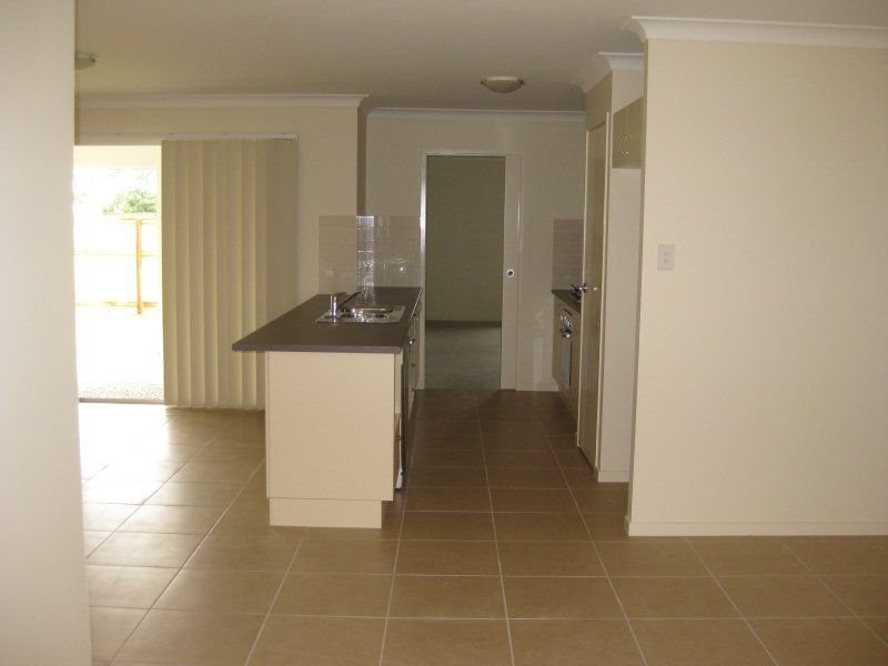 18 Adam Street, Beachmere, QLD 4510