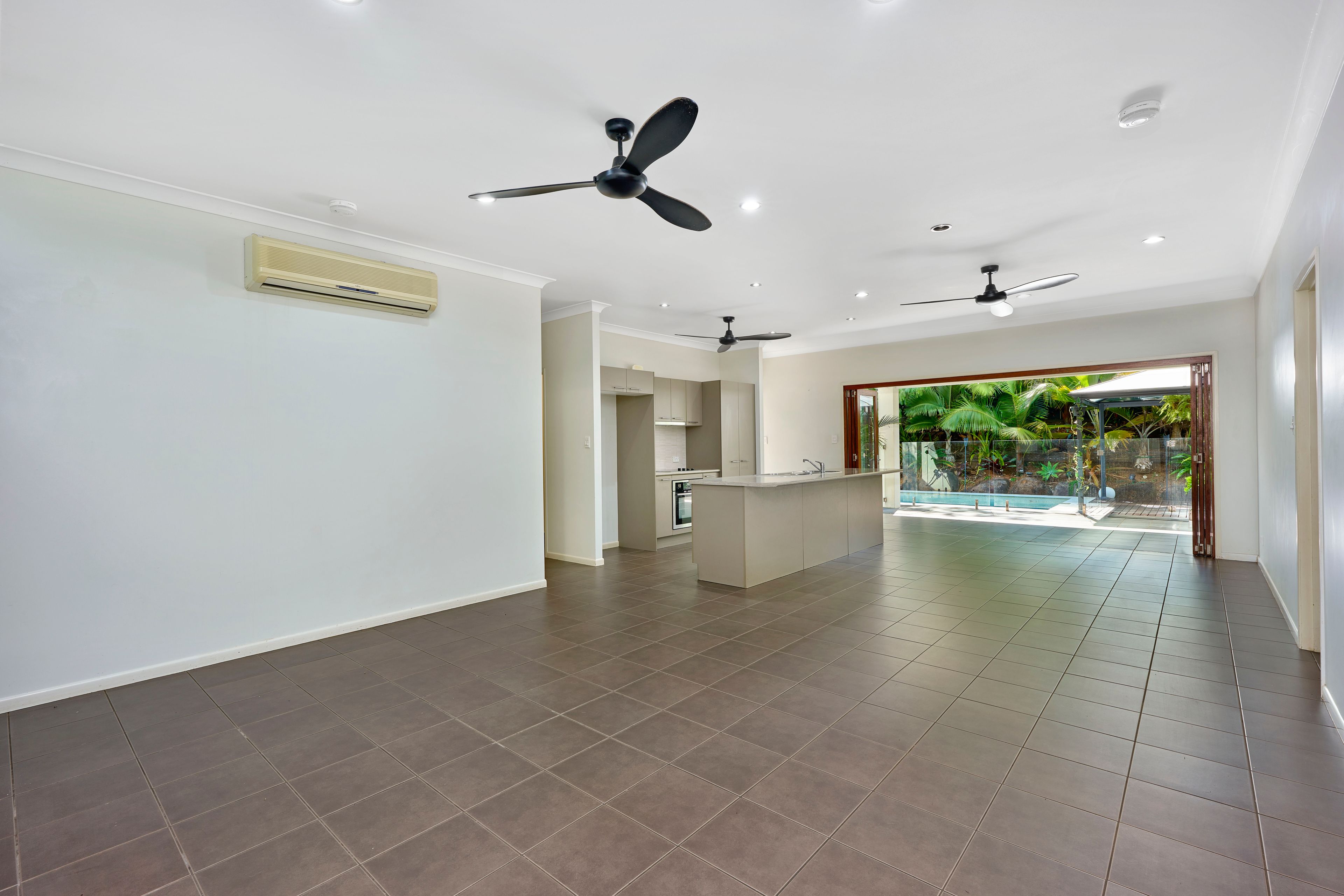 17 Davidson Close, Redlynch, QLD 4870