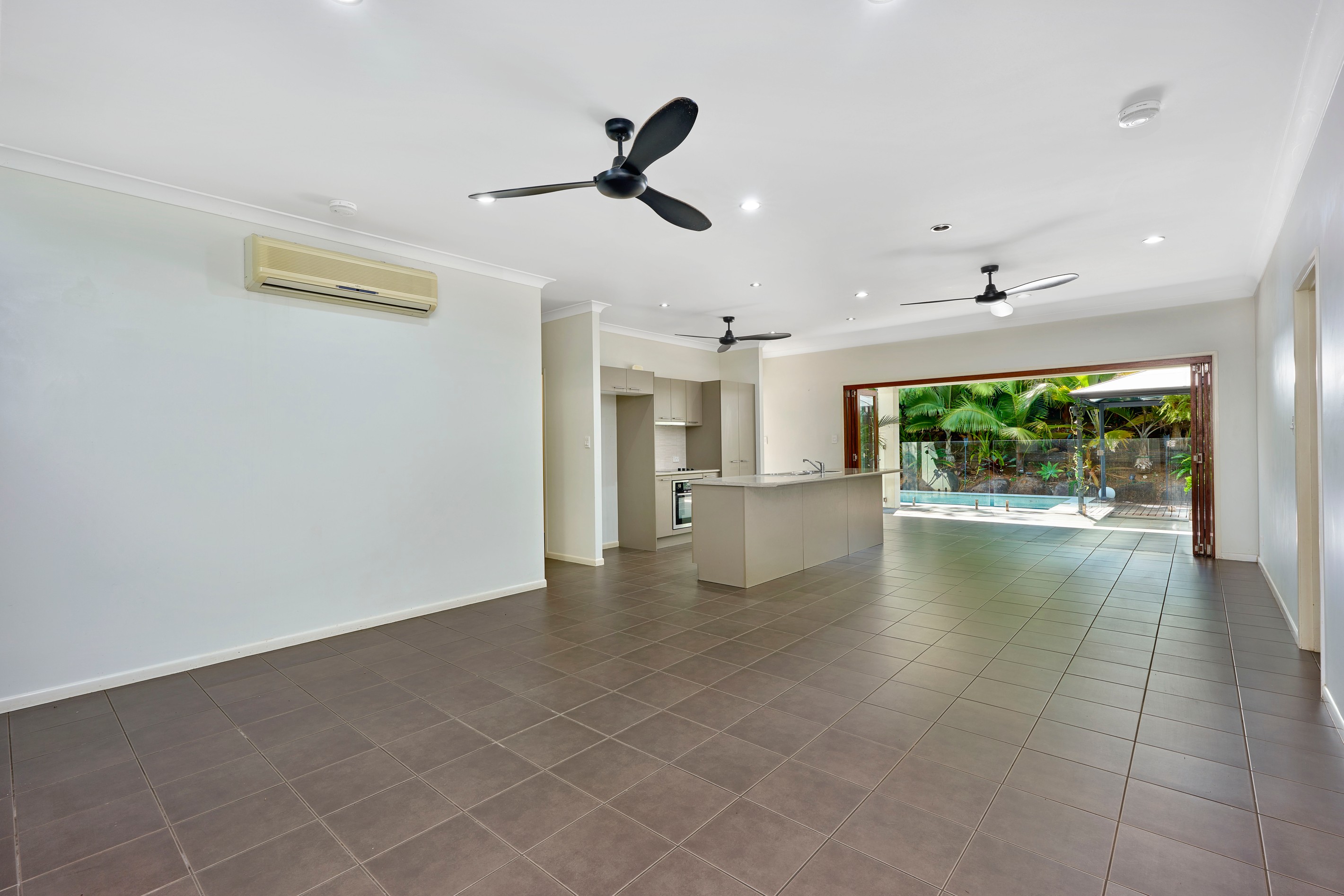 17 Davidson Close, Redlynch, QLD 4870
