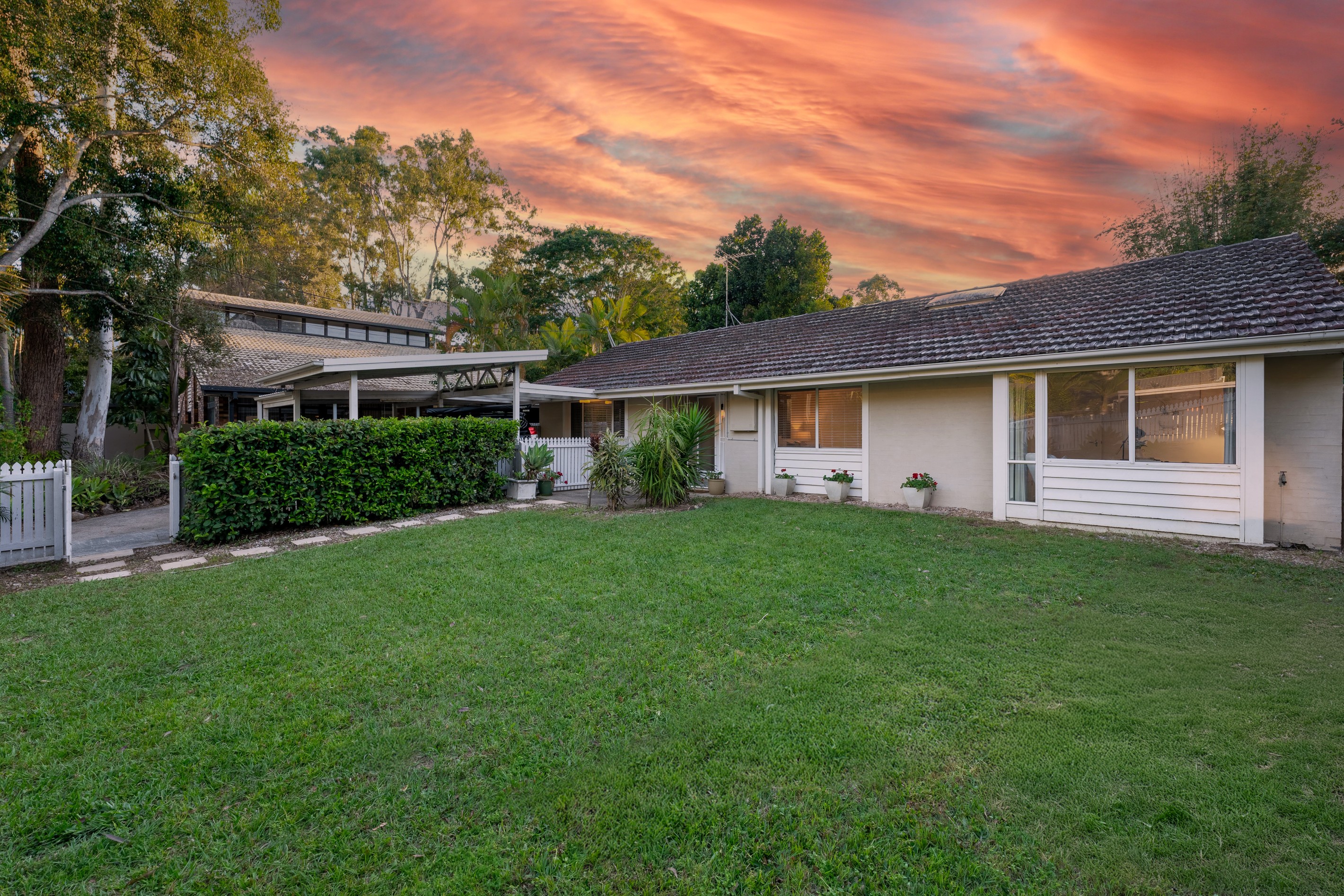 9 Fiona Street, Chapel Hill, QLD 4069