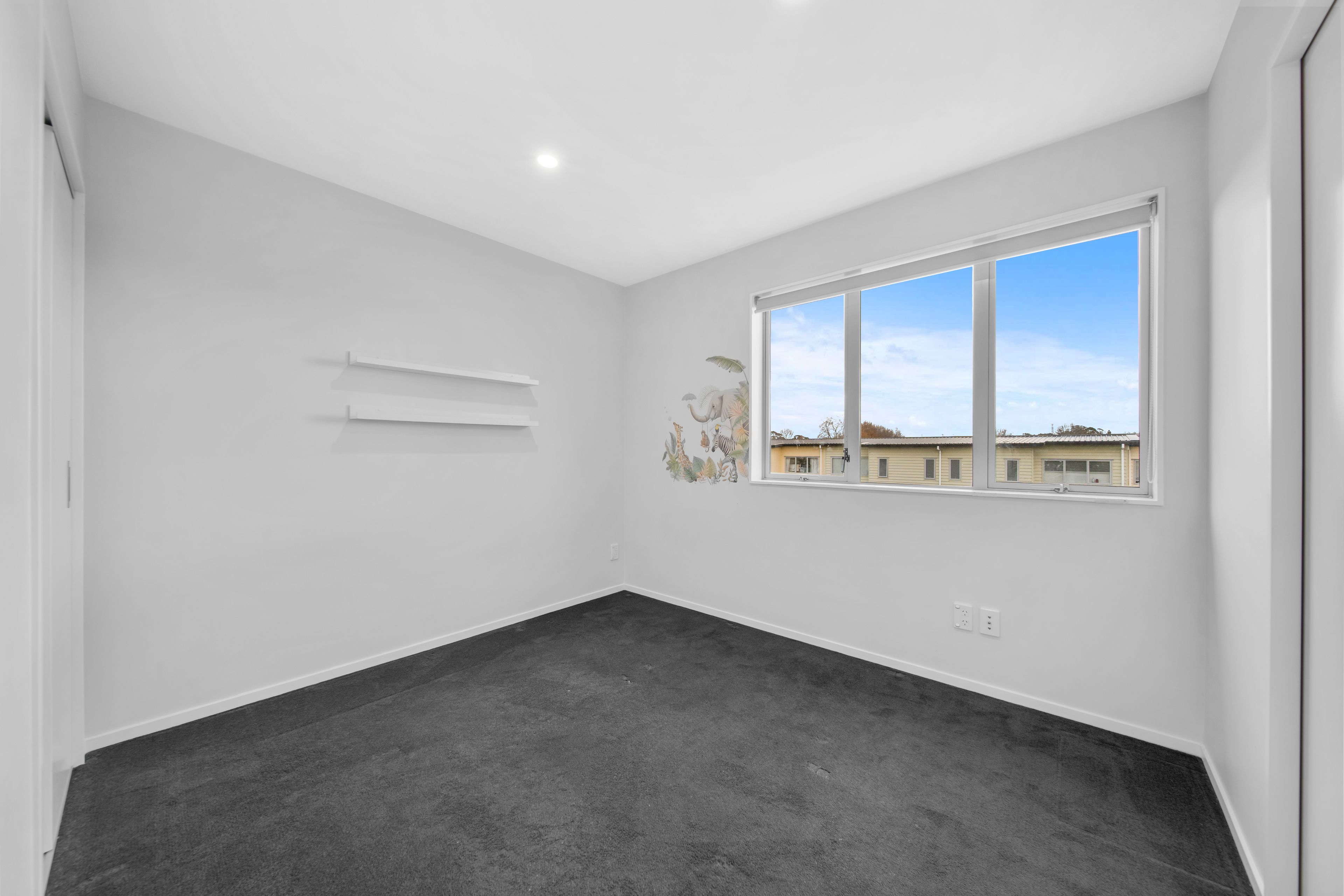 15/11 Ray Small Drive, Papakura, Papakura