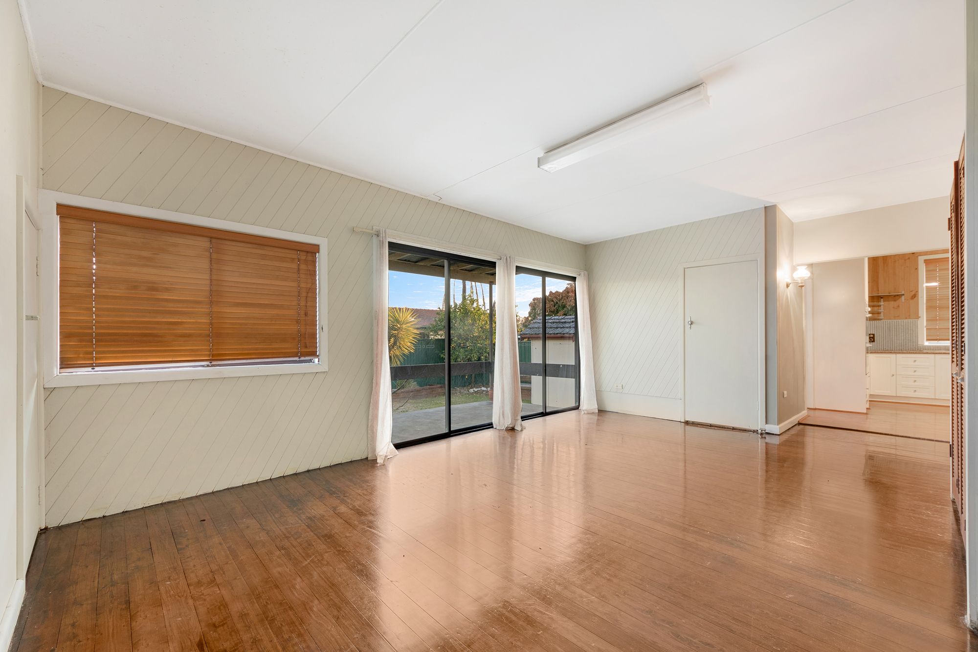 160 Harrow Road, Glenfield, NSW 2167