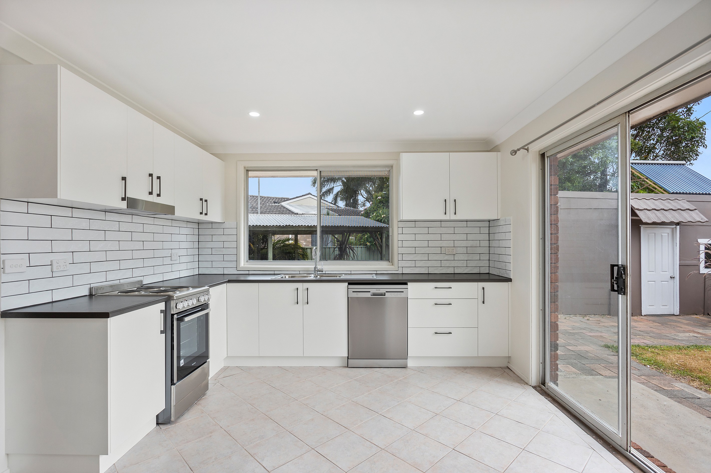 16 Moras Place, Lake Illawarra, NSW 2528