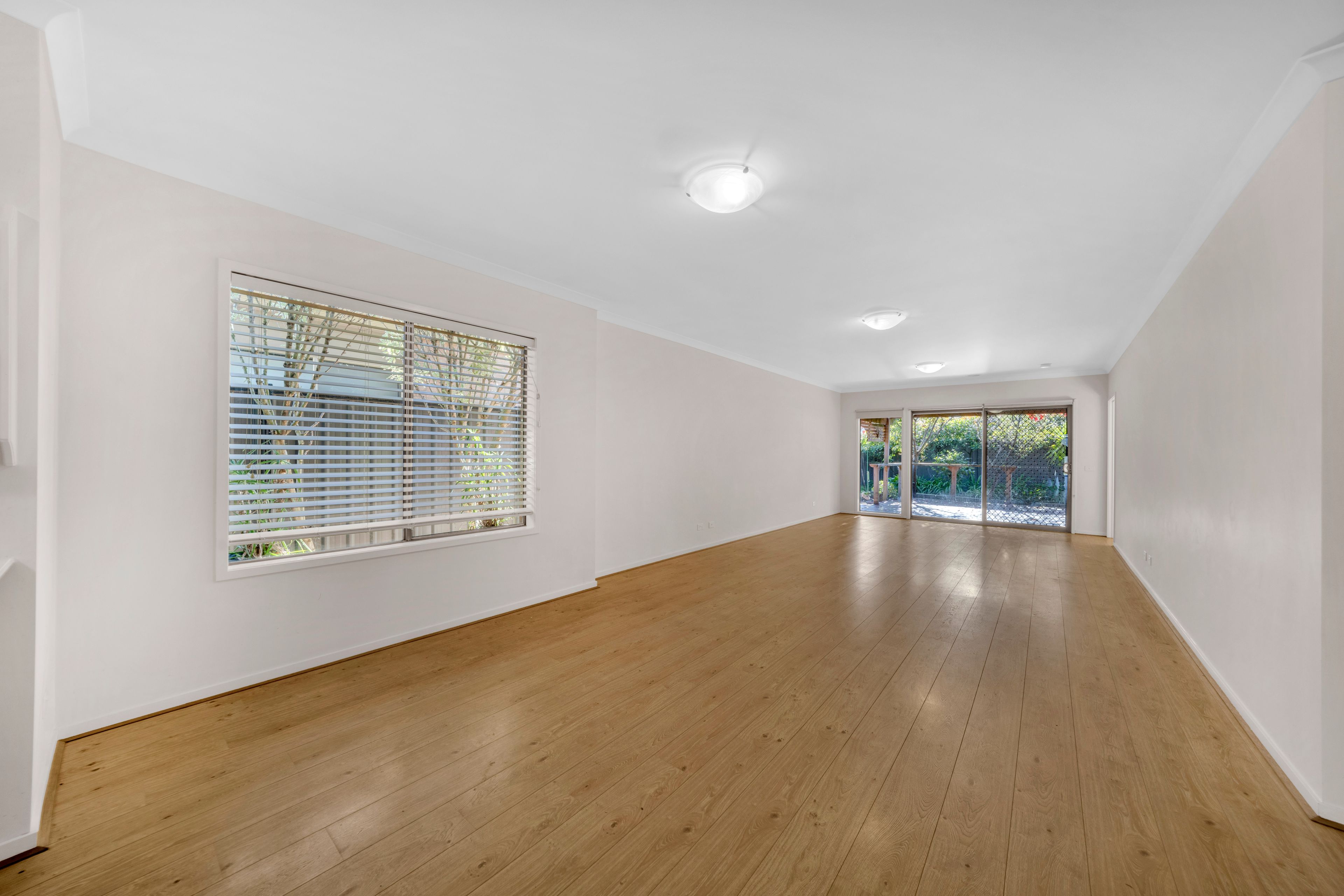 28 Lockhart Street — photo 5 of 17
