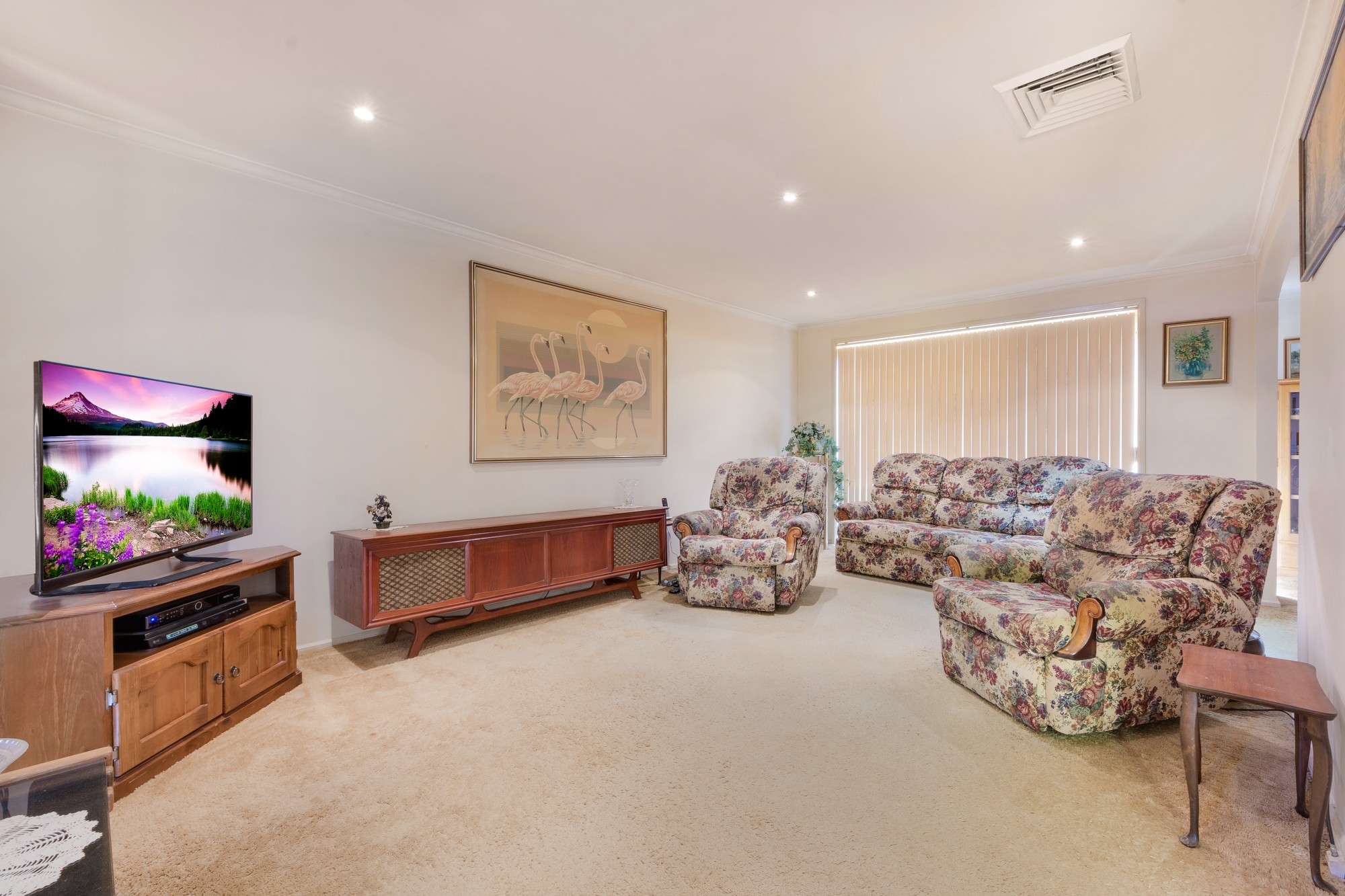 4 Kembla Crescent, Ruse, NSW 2560