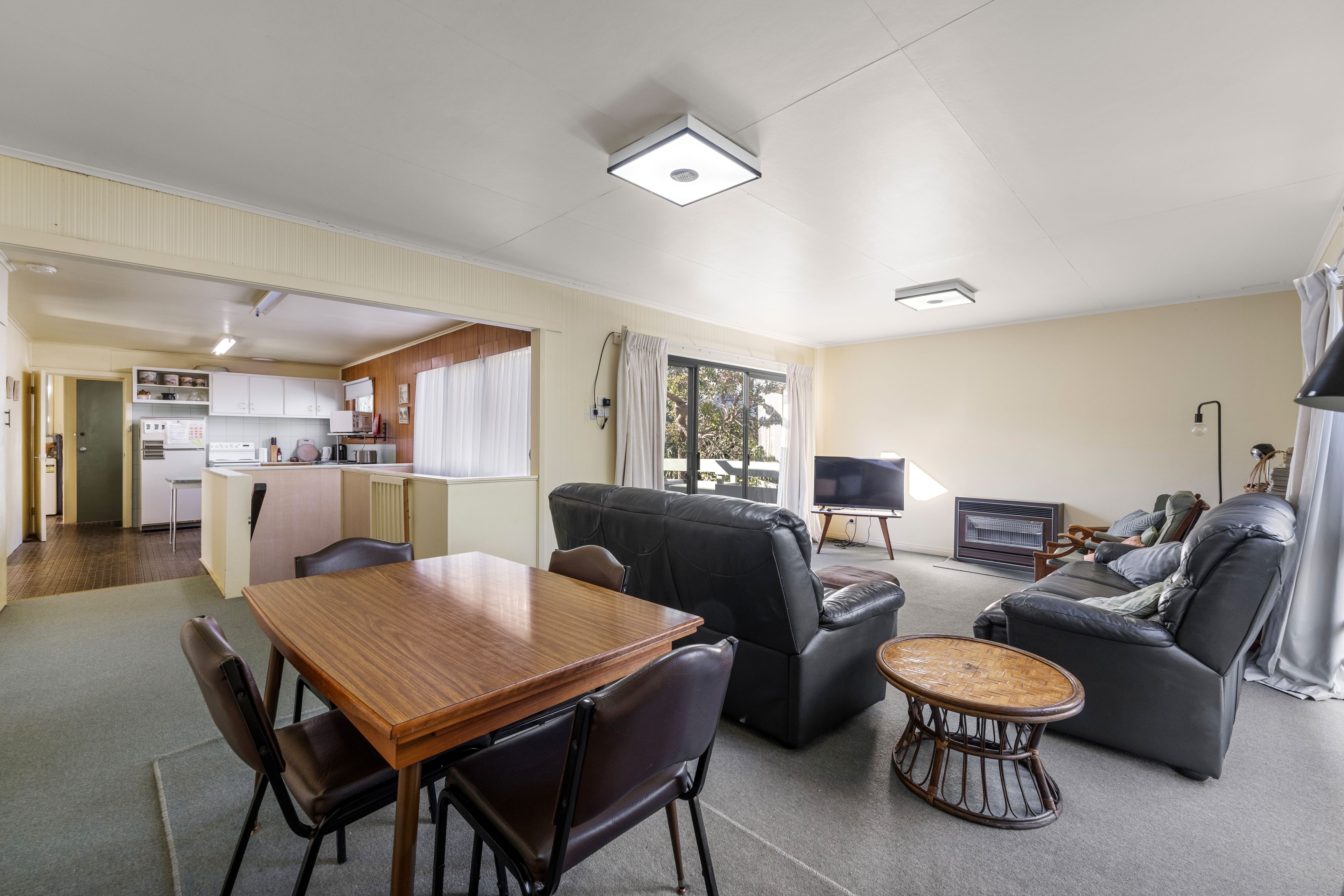 123 Lohr Avenue — photo 4 of 18