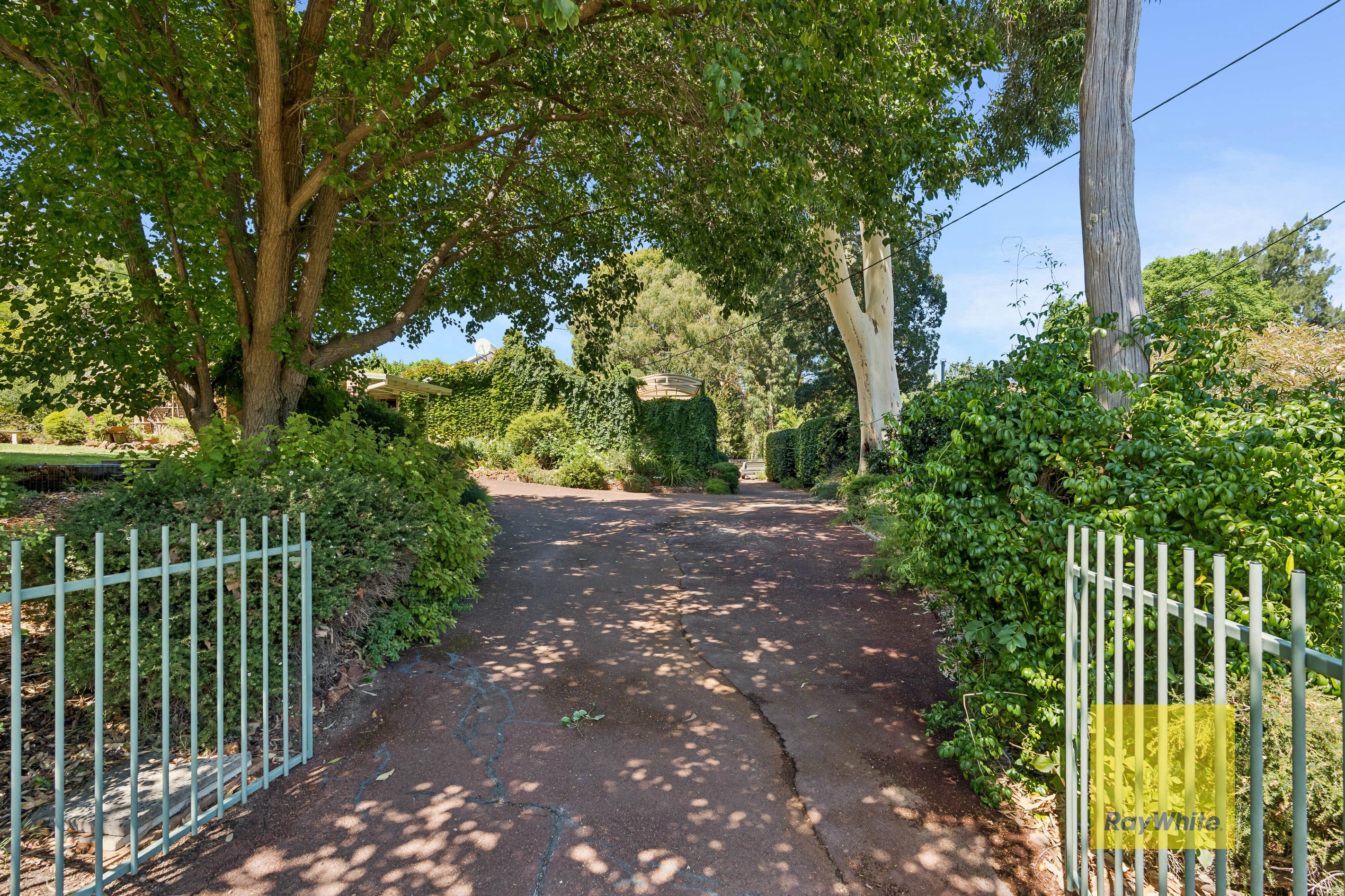 6 Lindsay Street, Kalamunda, WA 6076