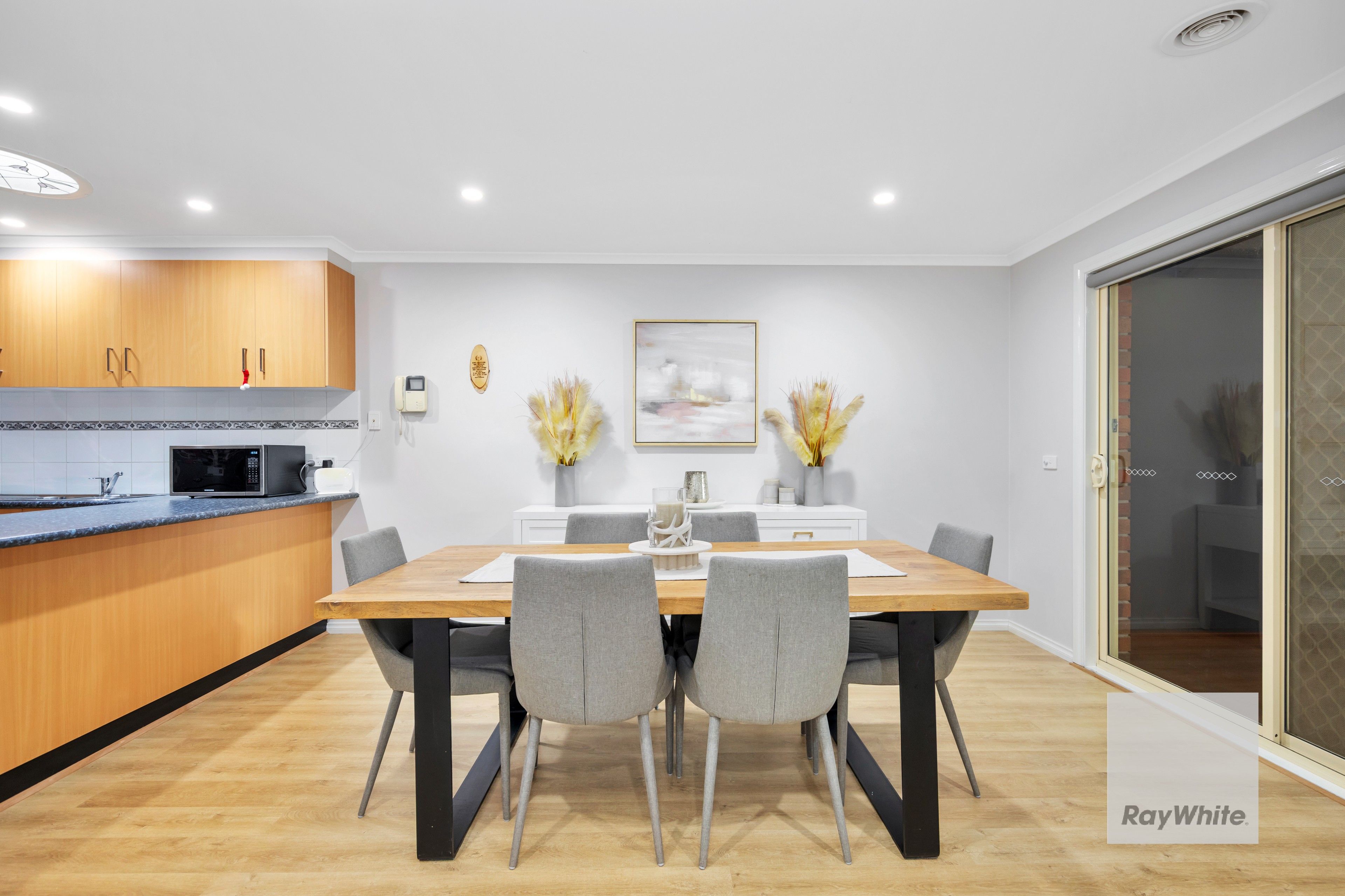 1/12 Westminster Avenue — photo 7 of 18