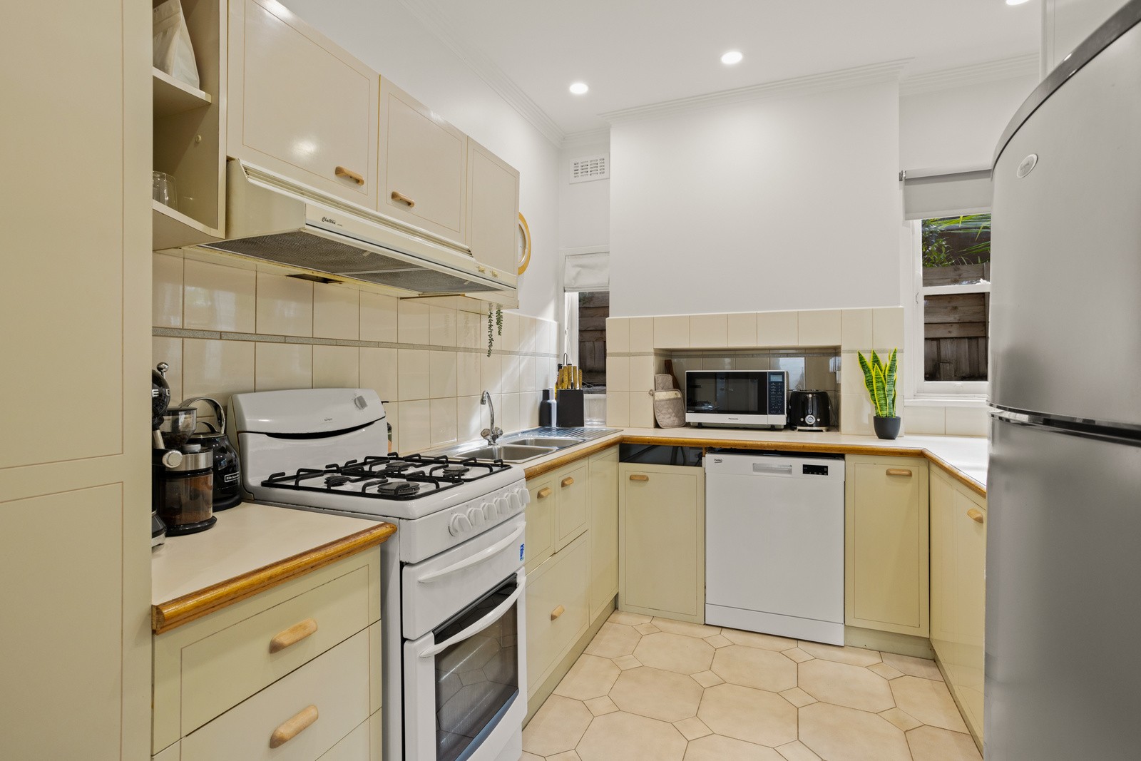 32 Seventh Avenue, Rosebud, VIC 3939