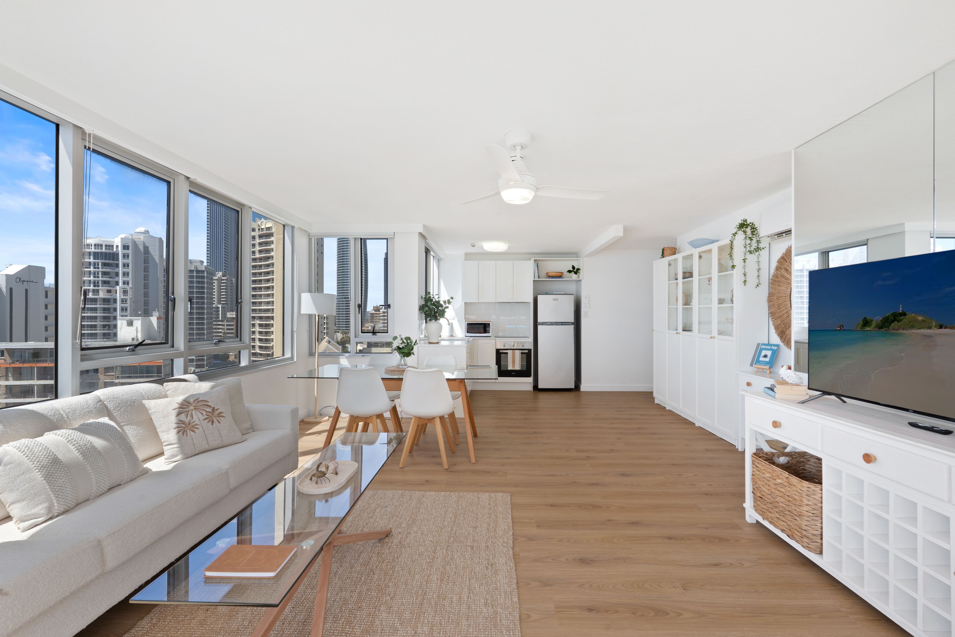 111/3263 Surfers Paradise Boulevard — photo 4 of 22
