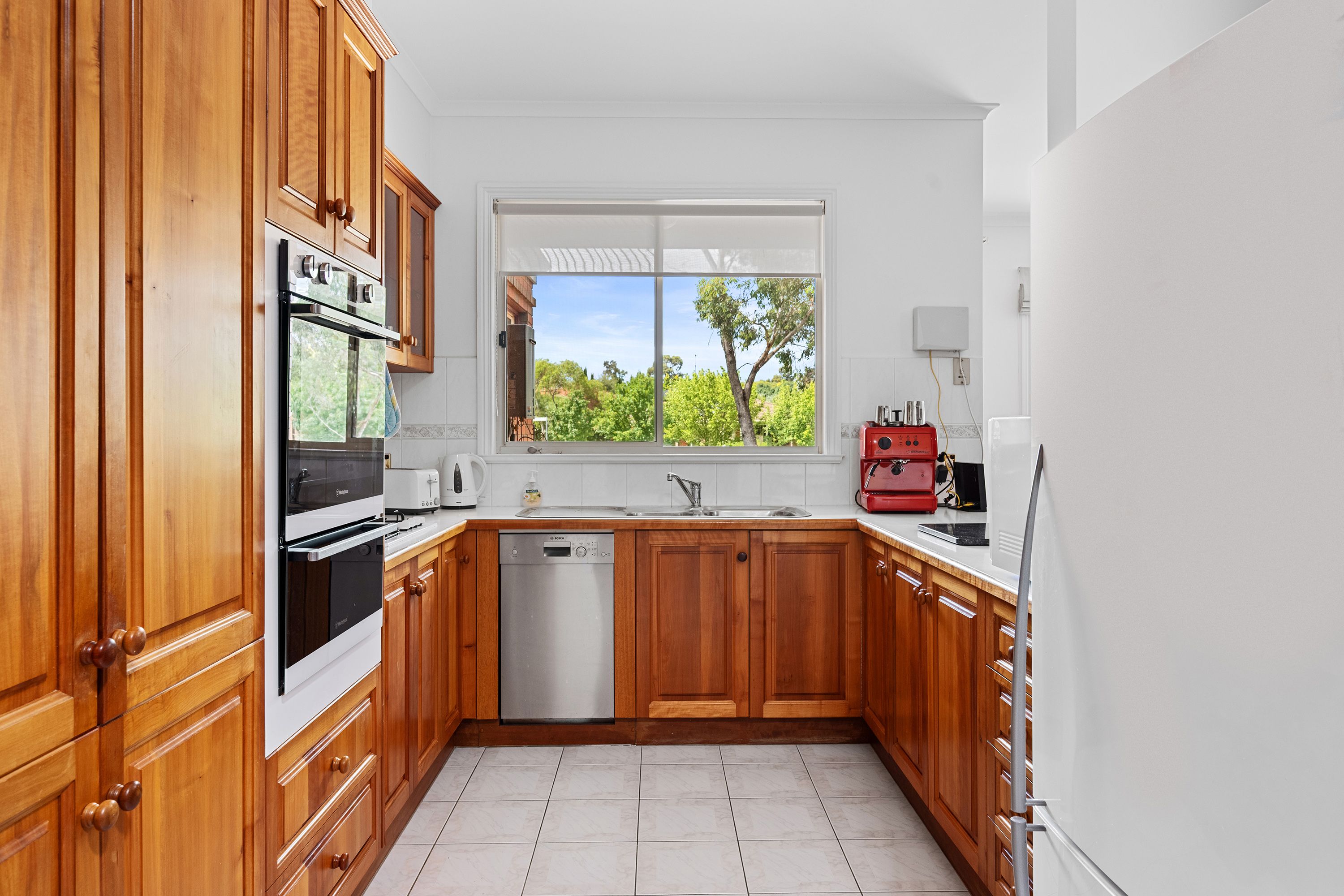 1/19 Landale Drive, Strathdale, VIC 3550