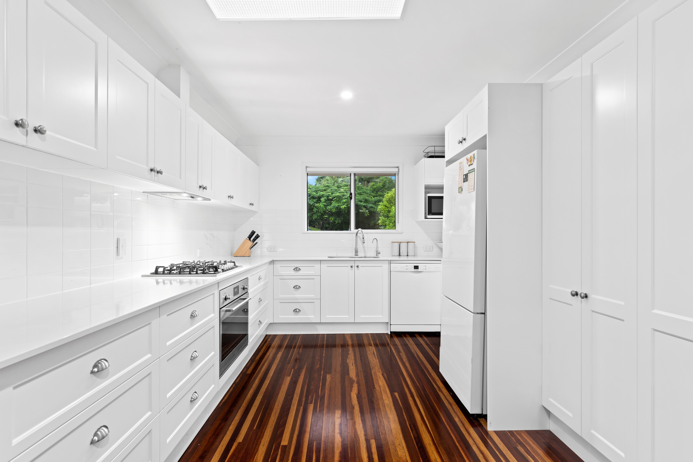 1 Euratha Street, Stafford Heights, QLD 4053