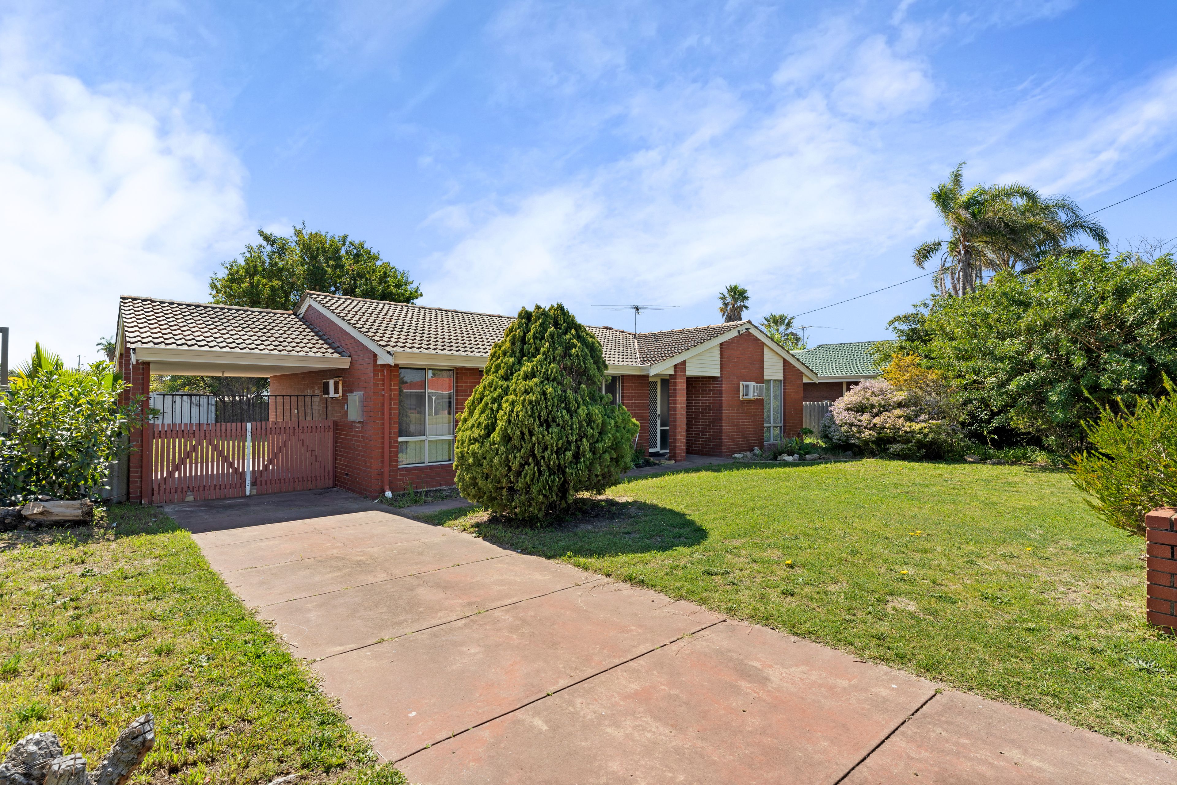 30 Arkwell Avenue, Rockingham, WA 6168