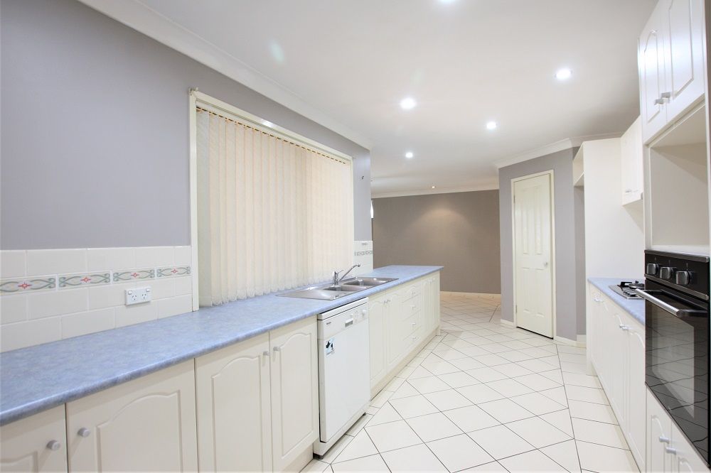 27 Crystal Way, Mount Annan, NSW 2567