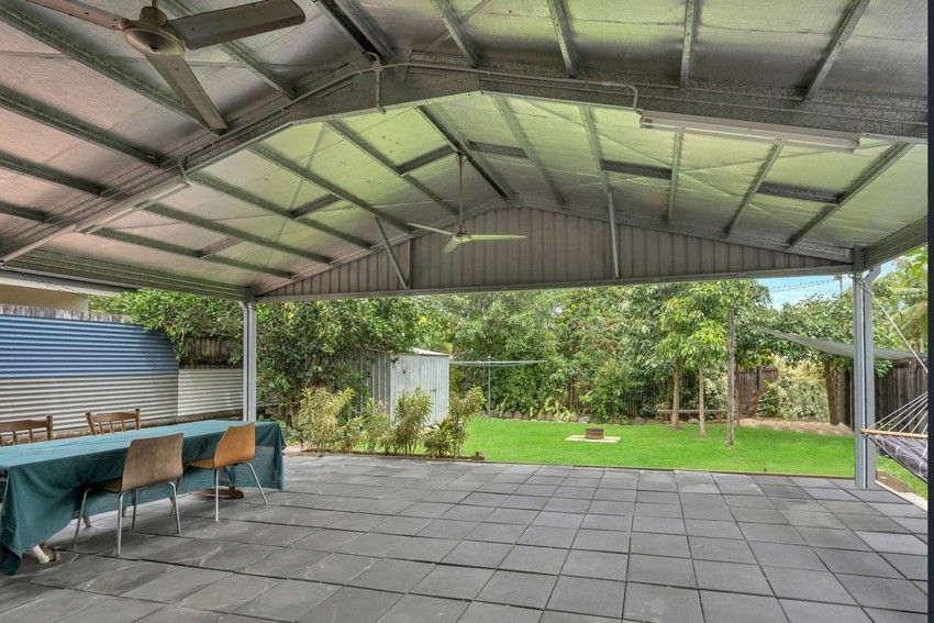 4 Brian Street, Brinsmead, QLD 4870