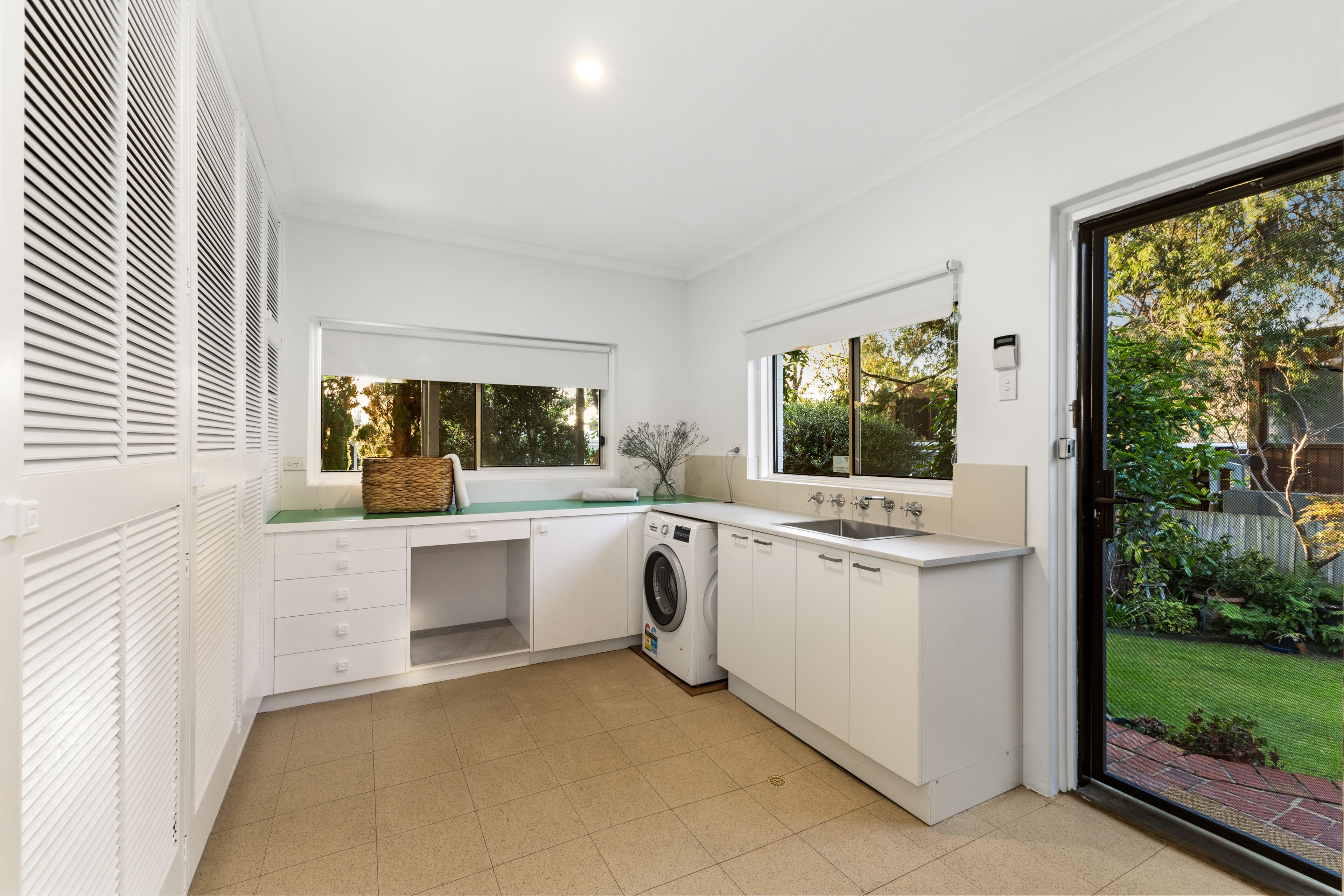 5 Norwich Avenue — photo 14 of 22