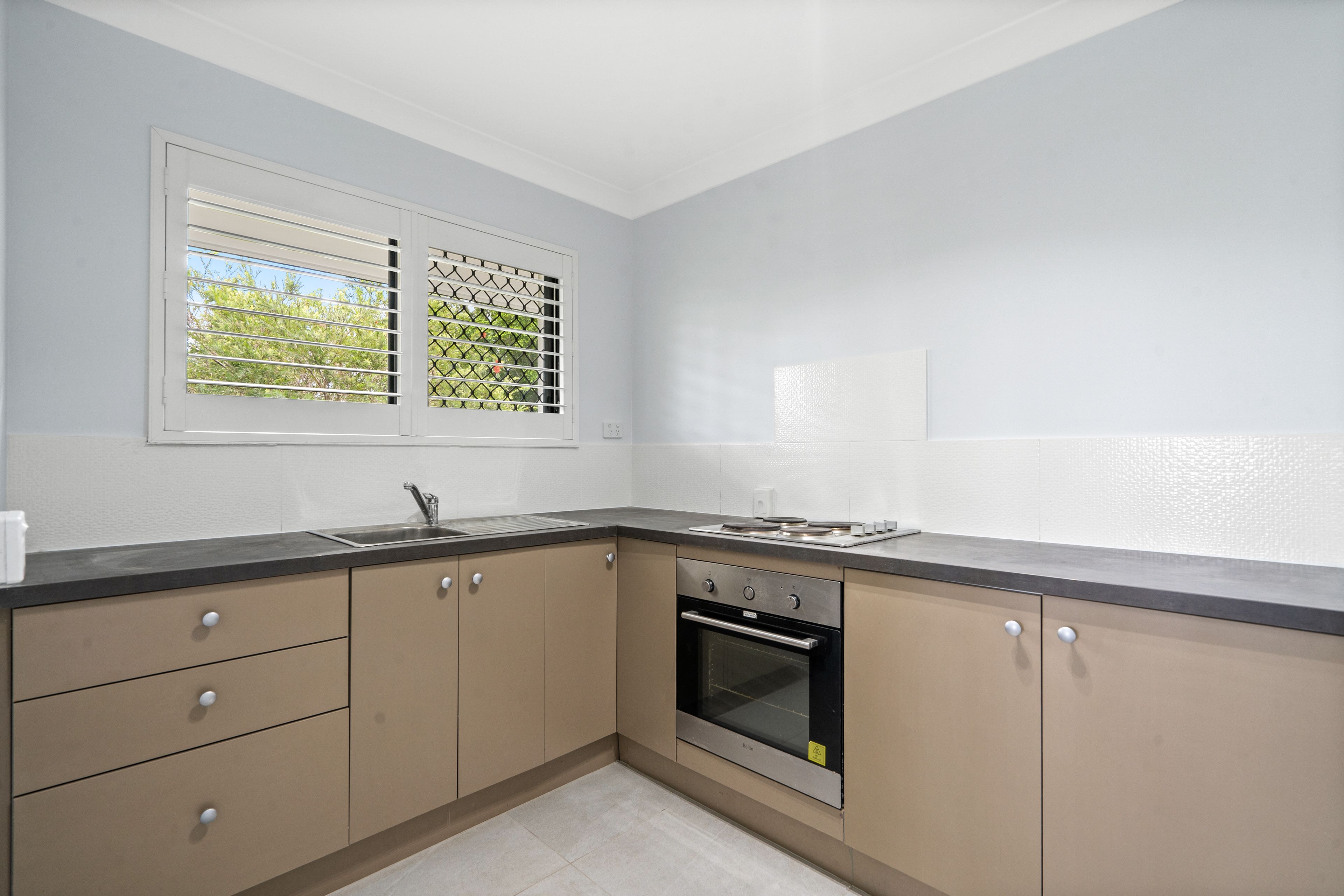 7/32 Grasspan Street — photo 2 of 18