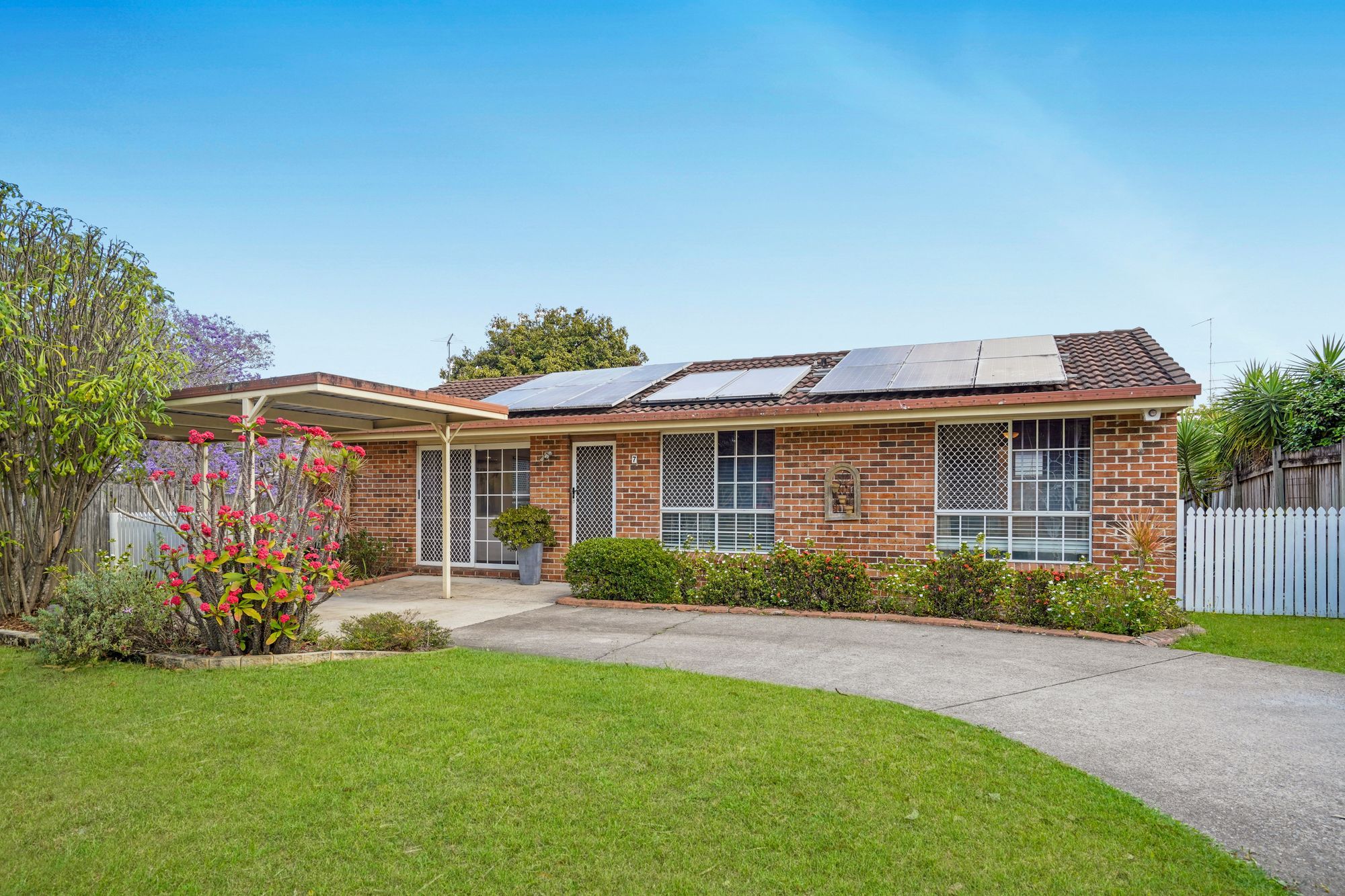 7/7 Lowmead Street — photo from Ray White Logan City