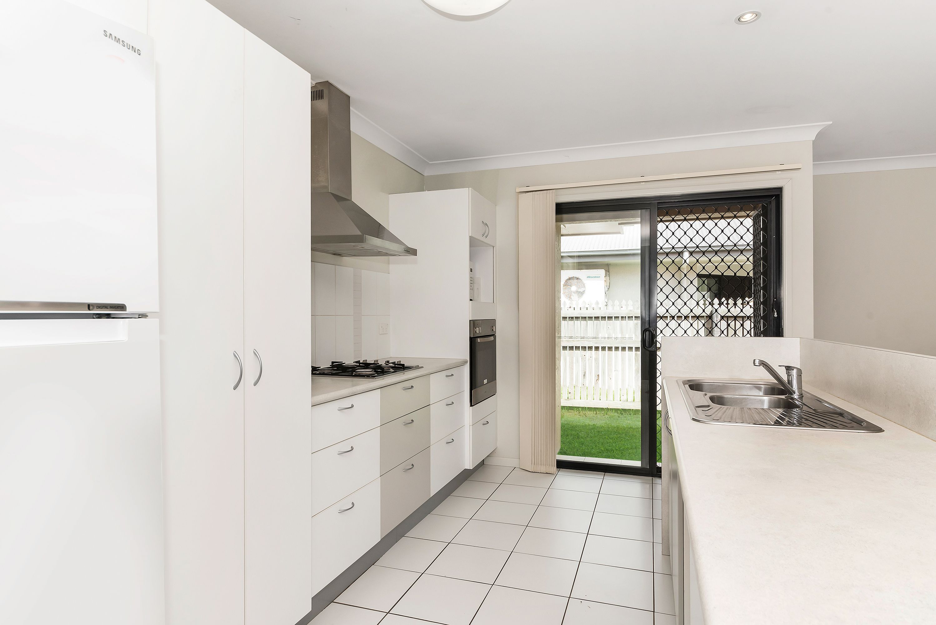 10 Limerick Way, Mount Low, QLD 4818