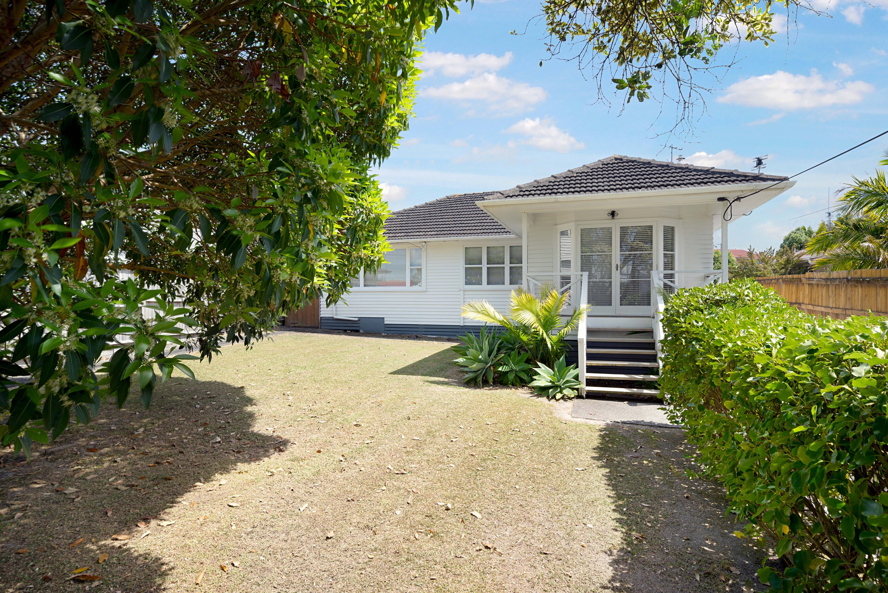 16 Coniston Avenue, Te Atatu South, Waitakere City