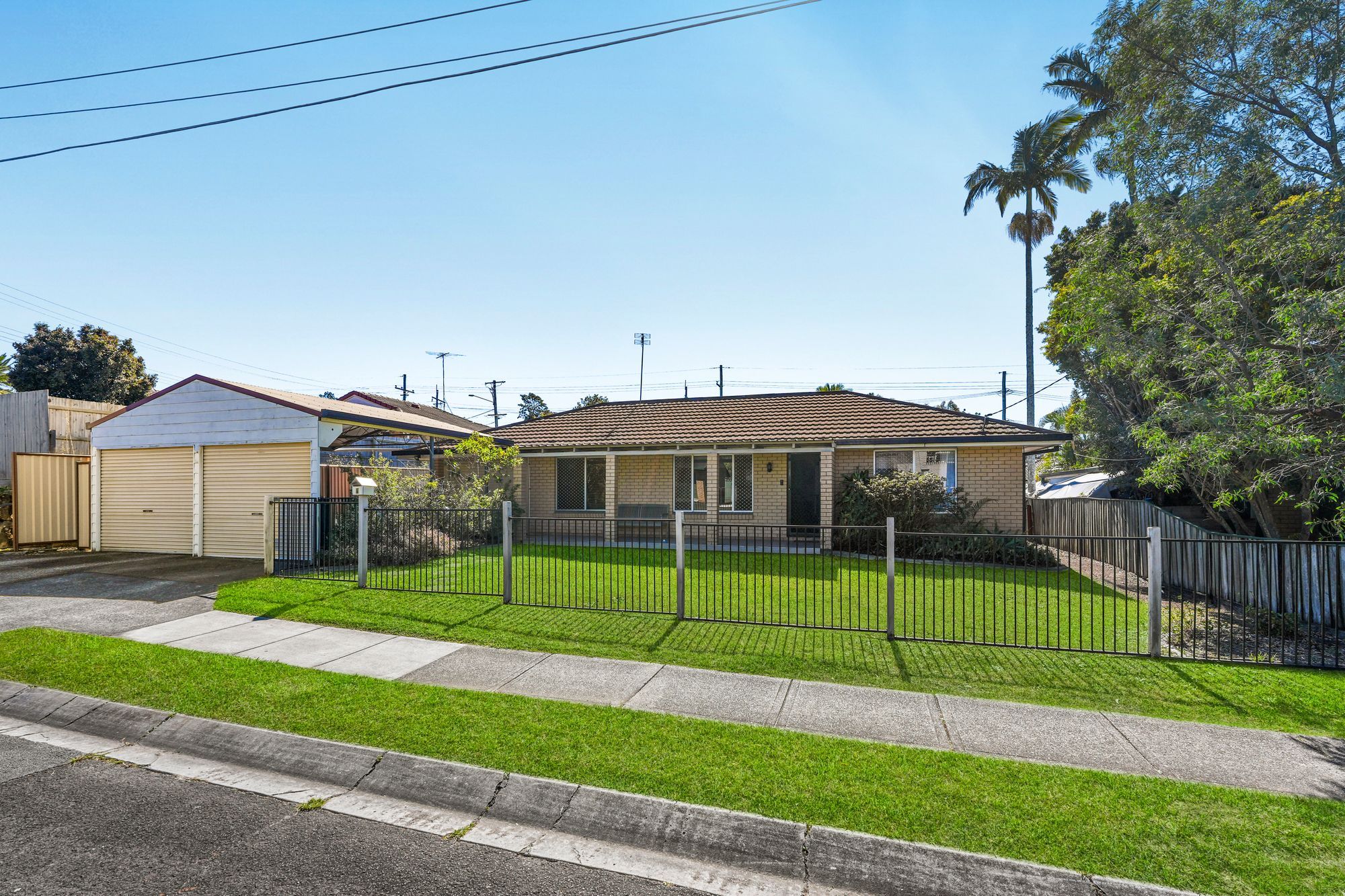 4 Schweitzer Street, Mount Warren Park, QLD 4207