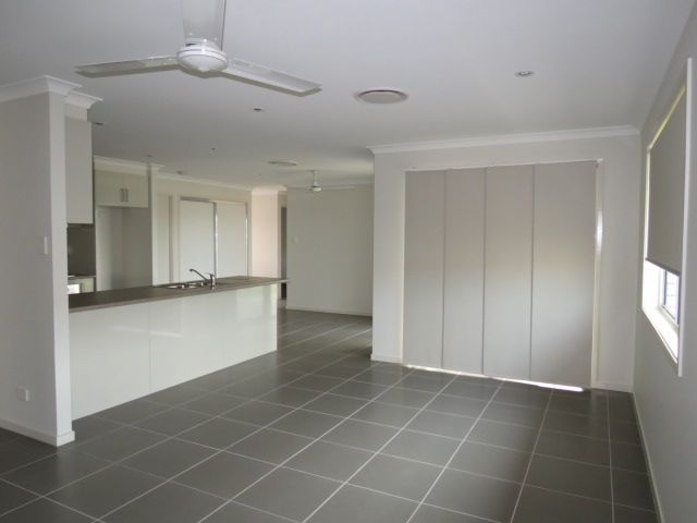 3 Ivers Place, Emerald, QLD 4720
