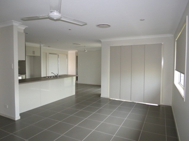 3 Ivers Place, Emerald, QLD 4720