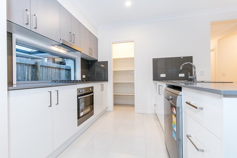 29 Mount Mee Street, Park Ridge, QLD 4125