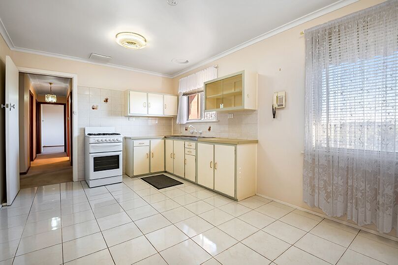 99 Outlook Drive, Glenroy, VIC 3046