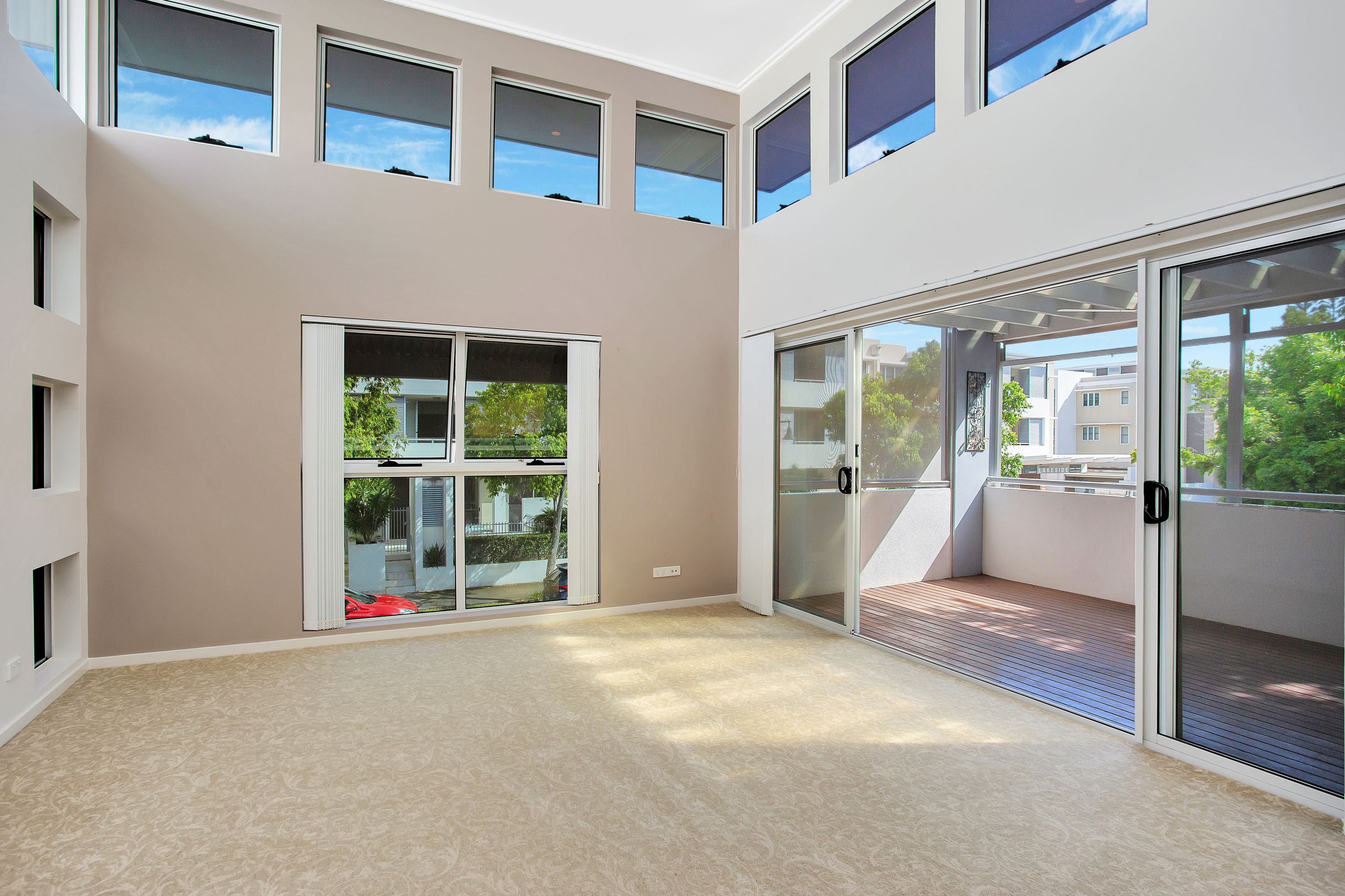 1 Watts Drive, Varsity Lakes, QLD 4227