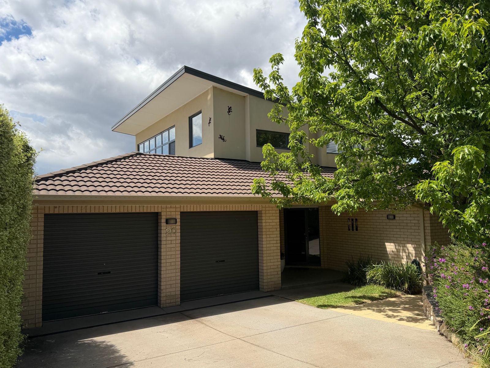 20 Jindabyne Street